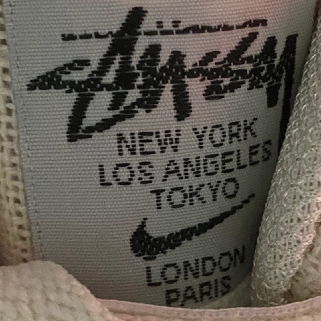 Nike x Stussy Air Force 1 '07 Mid SP Fossil 착용 스타일 - 3