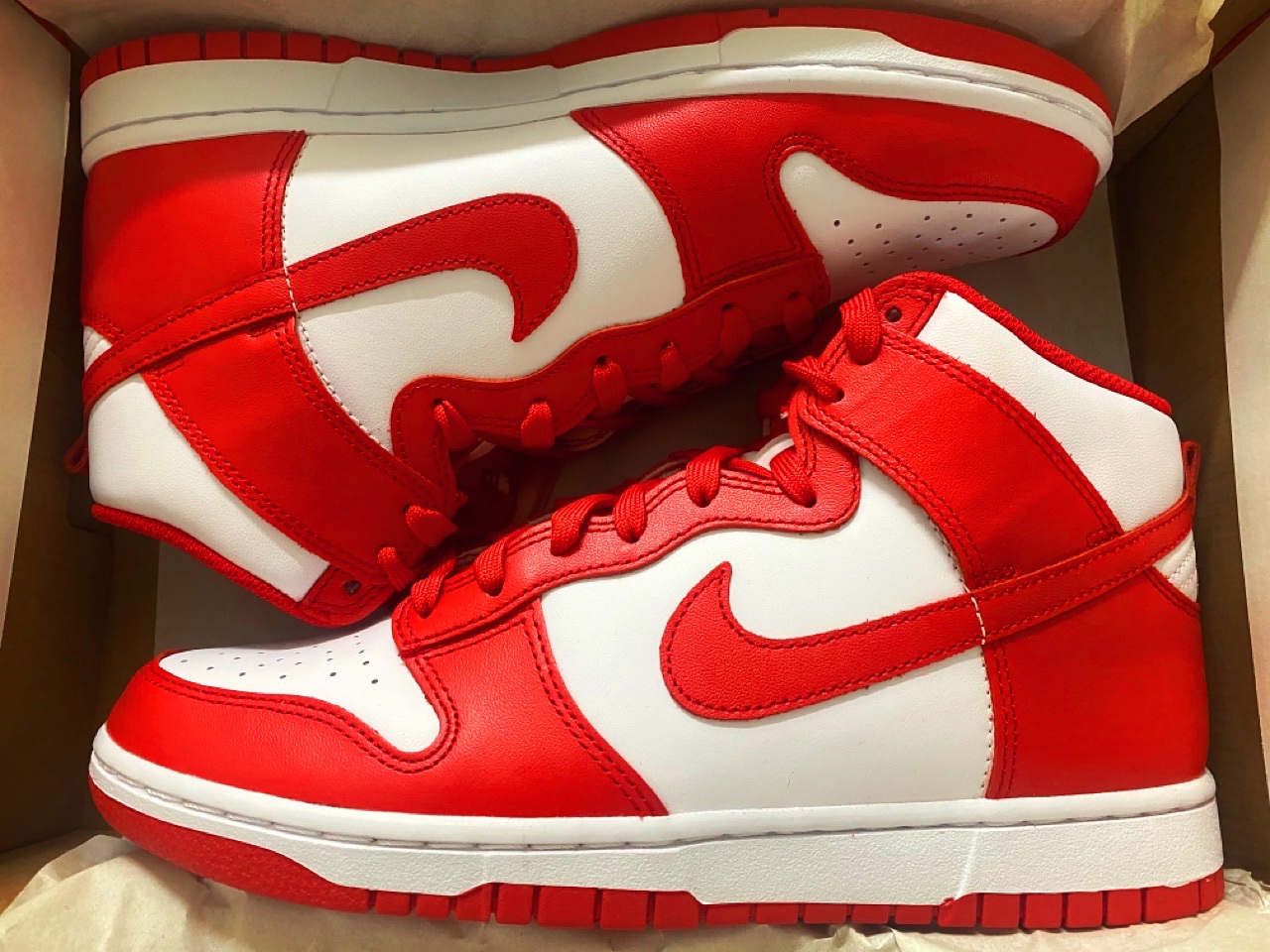 Nike Dunk High Retro Championship White and Red 착용 스타일