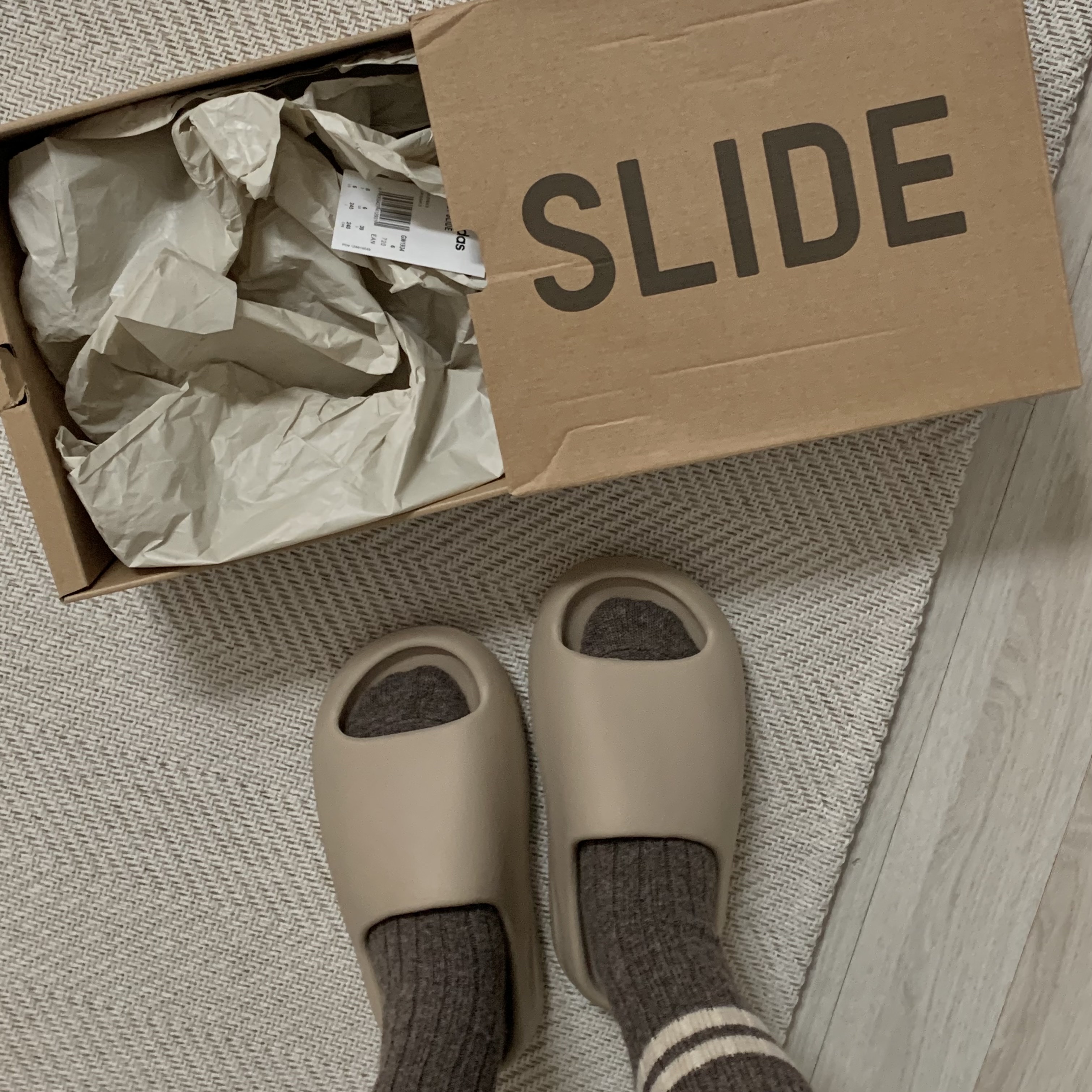 Adidas Yeezy Slide Pure - Re-Release Ver. 착용 스타일