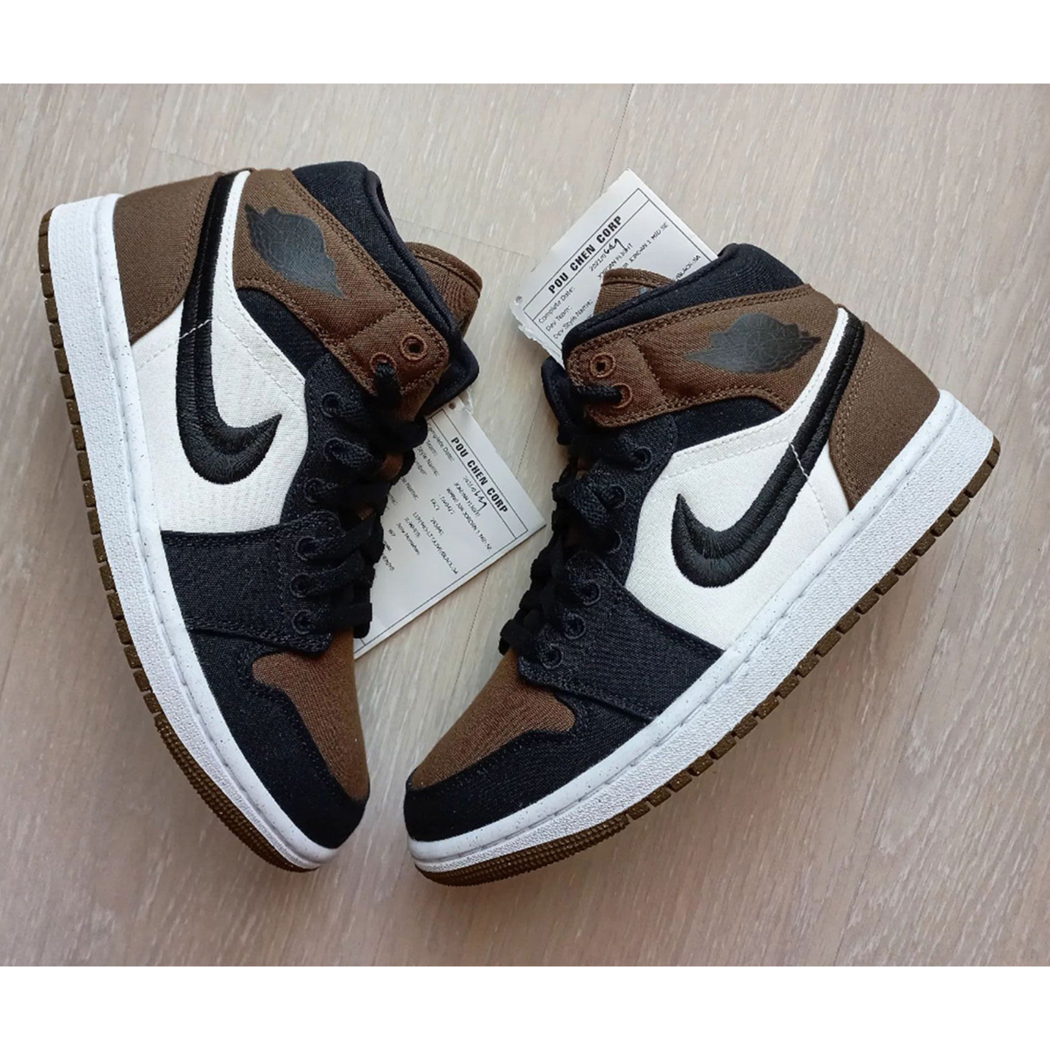 Jordan 1 Retro High OG Black Mocha, (GS) Jordan 1 Retro High OG Black Mocha 착용 스타일 - 2