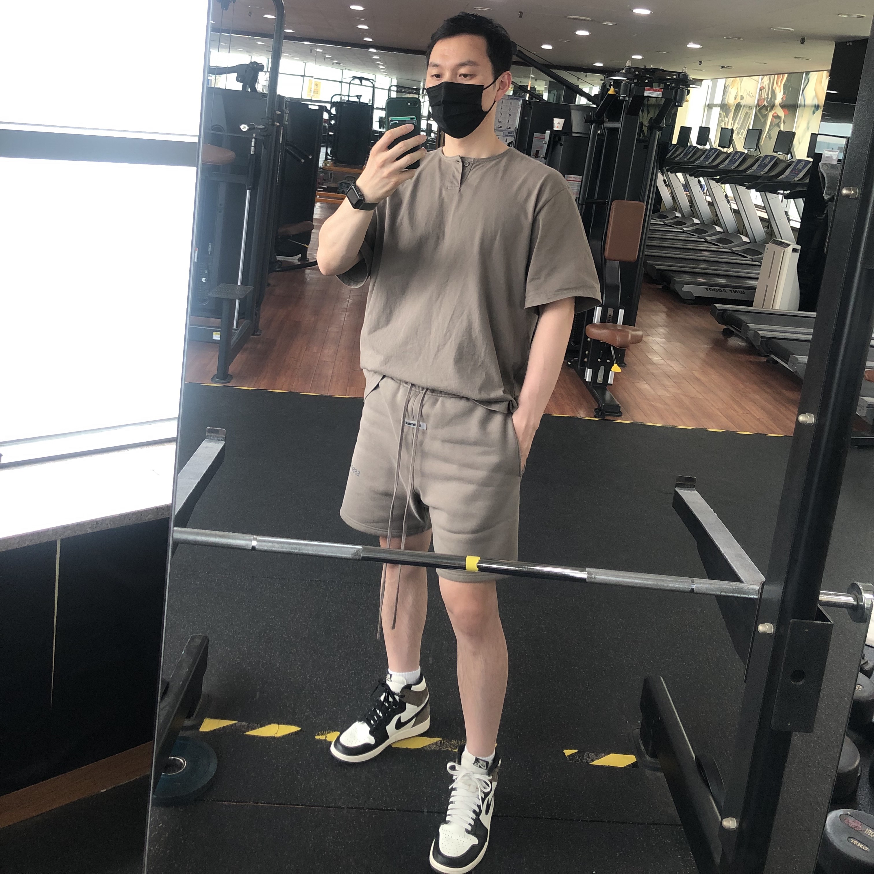 Essentials Short Sleeve Polo Taupe - 21SS, Essentials Fleece Shorts Taupe - 20FW 착용 스타일 - 1