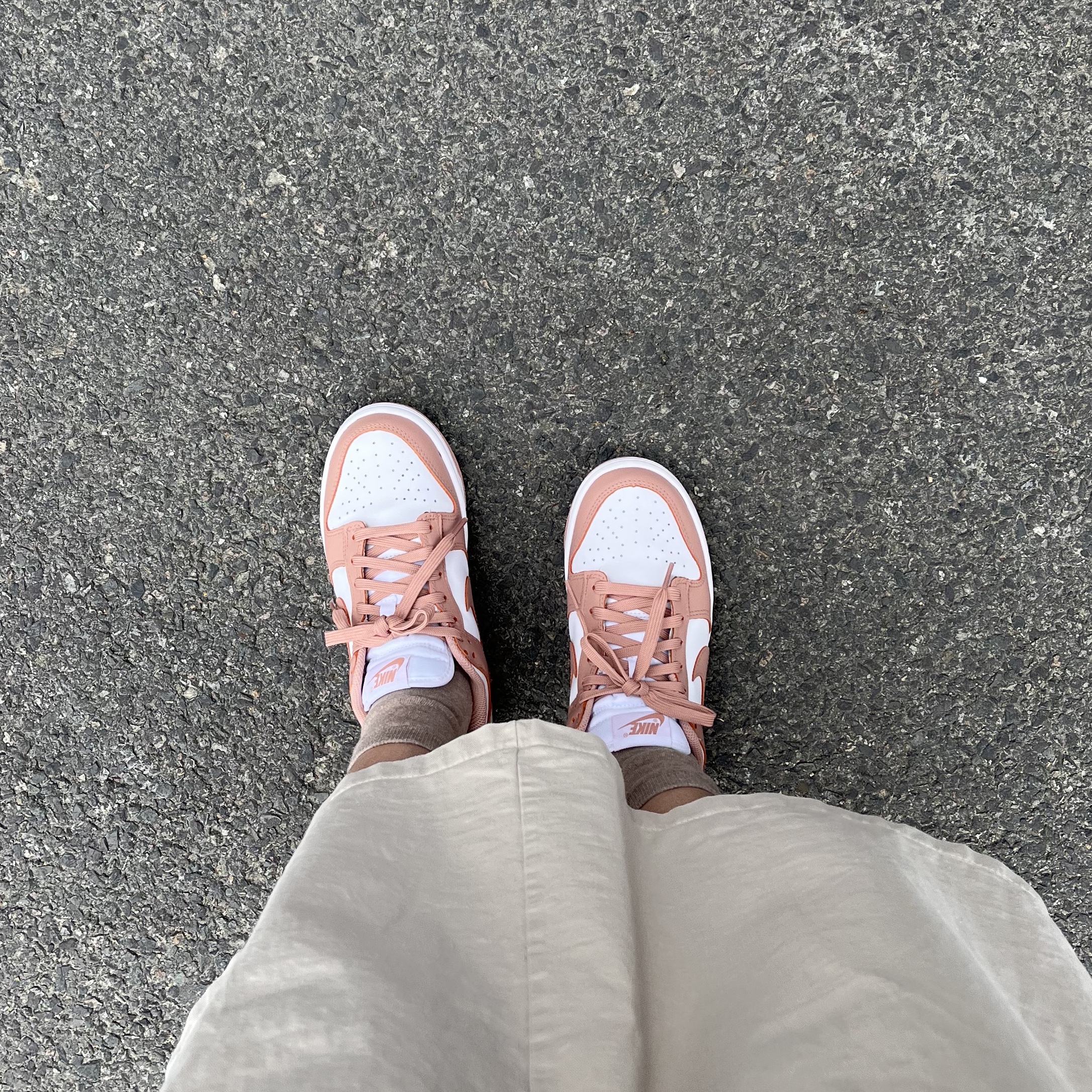 (W) Nike Dunk Low Rose Whisper 착용 스타일 - 2