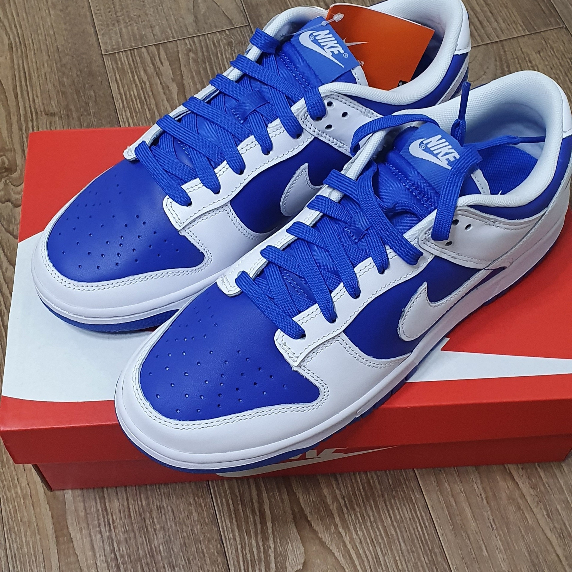 Nike Dunk Low Retro Racer Blue and White 착용 스타일 - 2