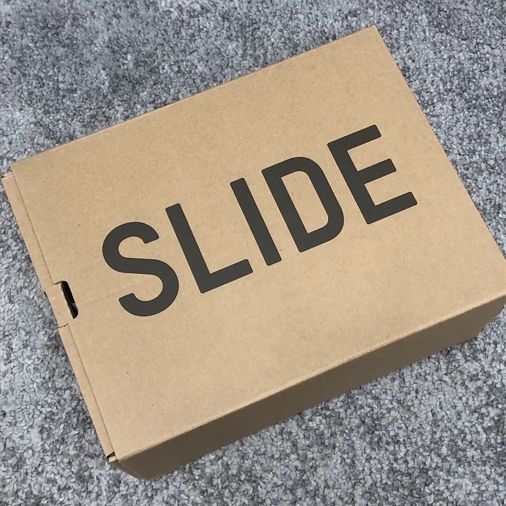 Adidas Yeezy Slide Pure - Re-Release Ver. 착용 스타일 - 1
