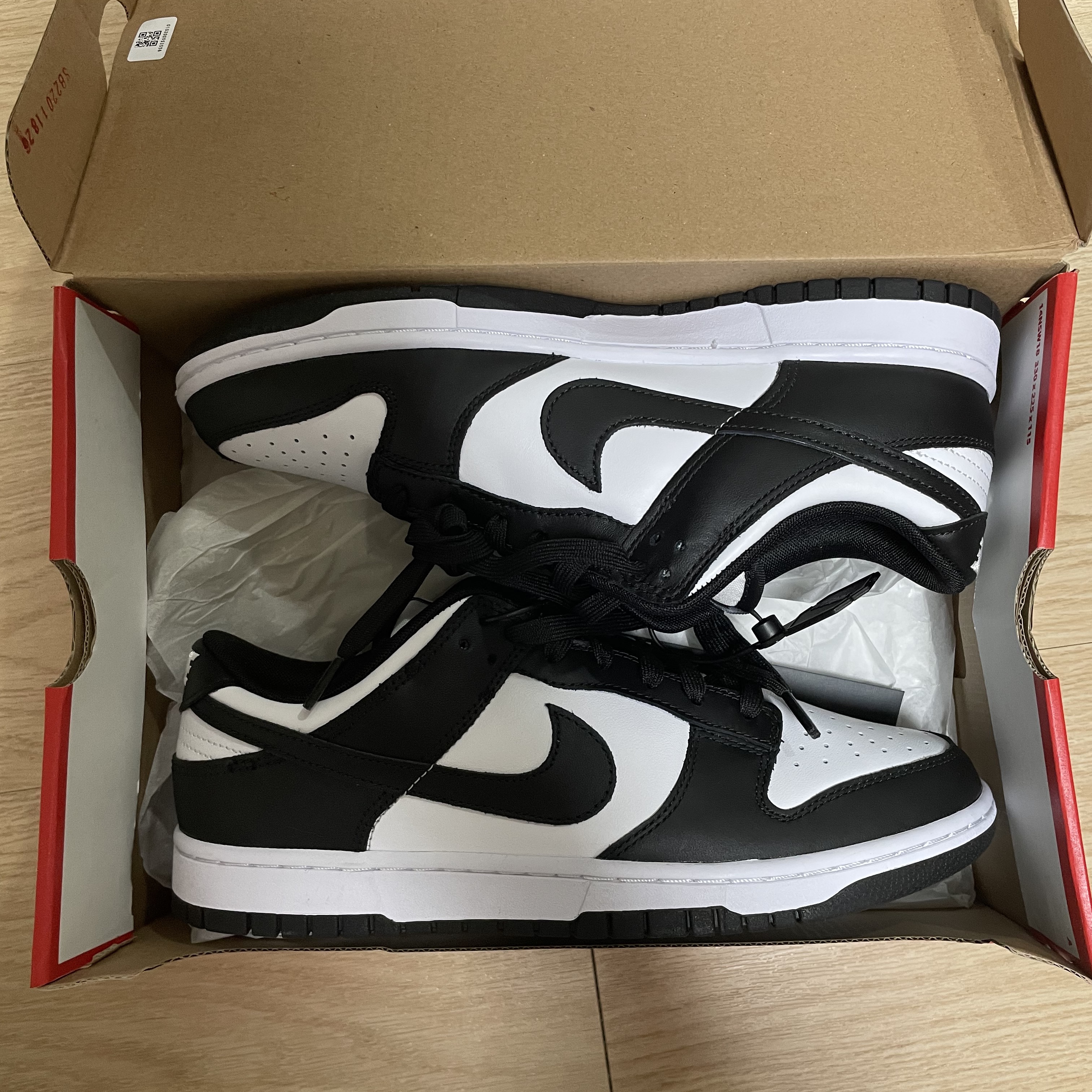 Nike Dunk Low Retro Black 착용 스타일