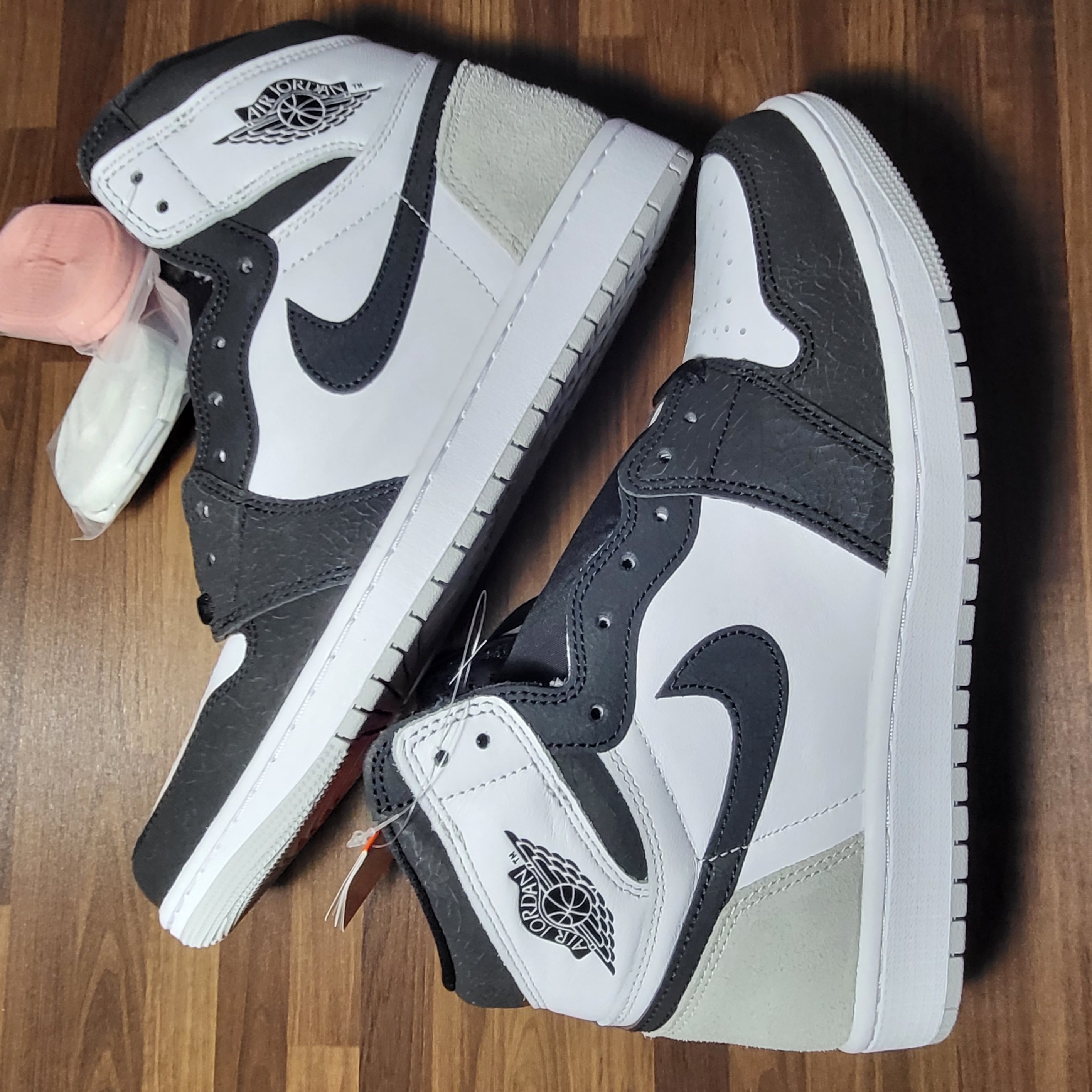 Jordan 1 Retro High OG Bleached Coral 착용 스타일