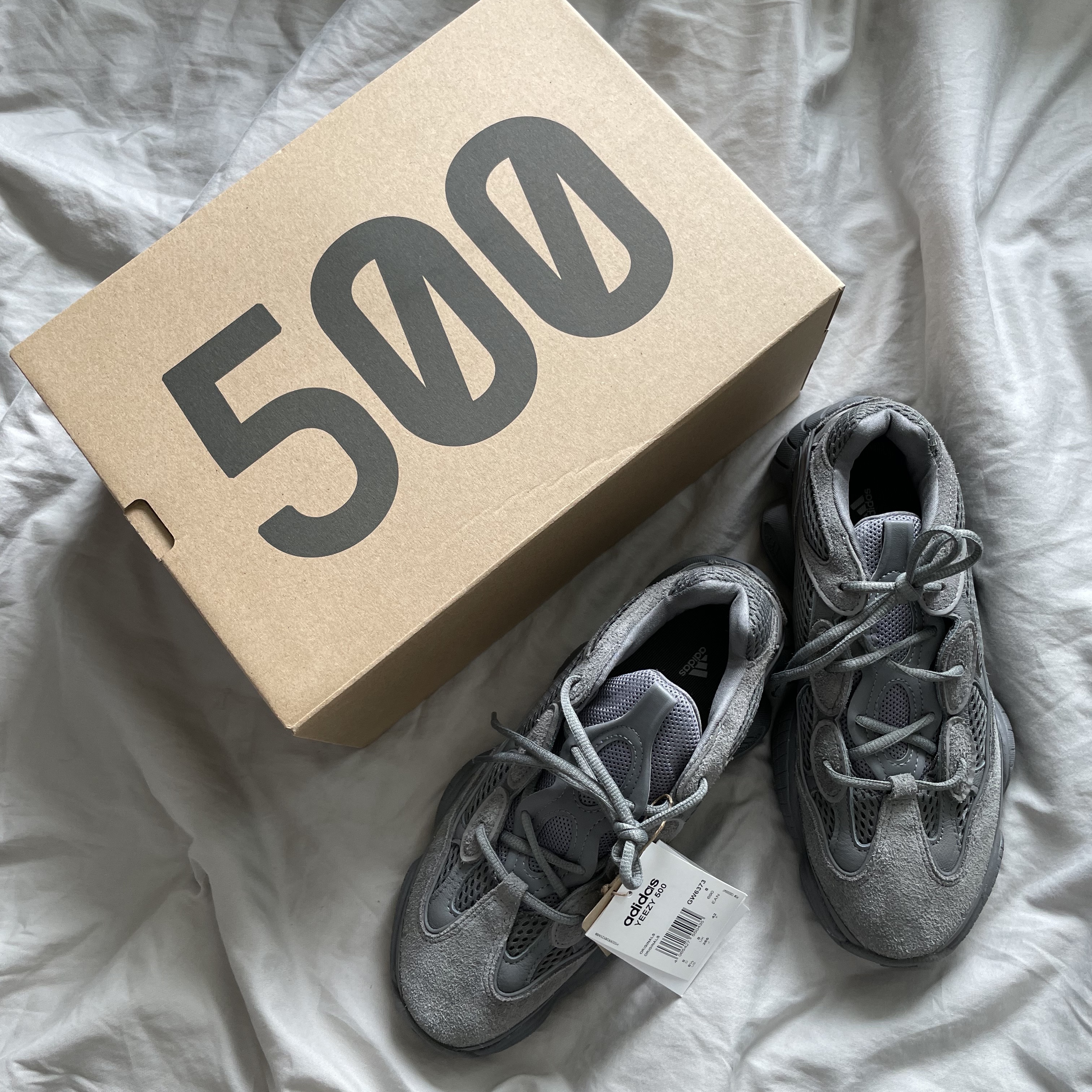 Adidas Yeezy 500 Granite 착용 스타일 - 2