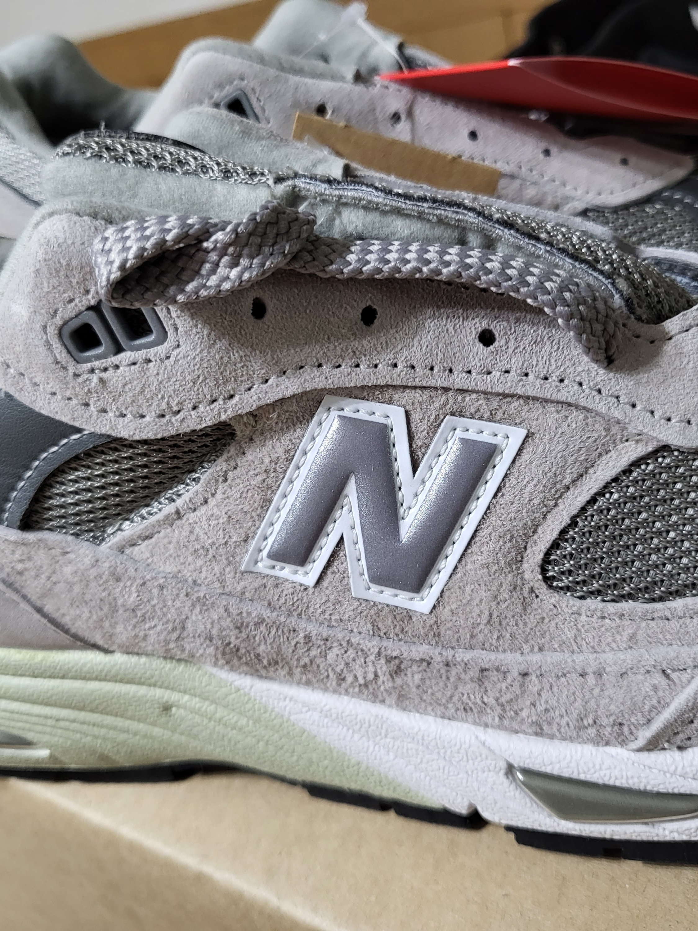New Balance 991 Made in UK Grey 착용 스타일 - 1