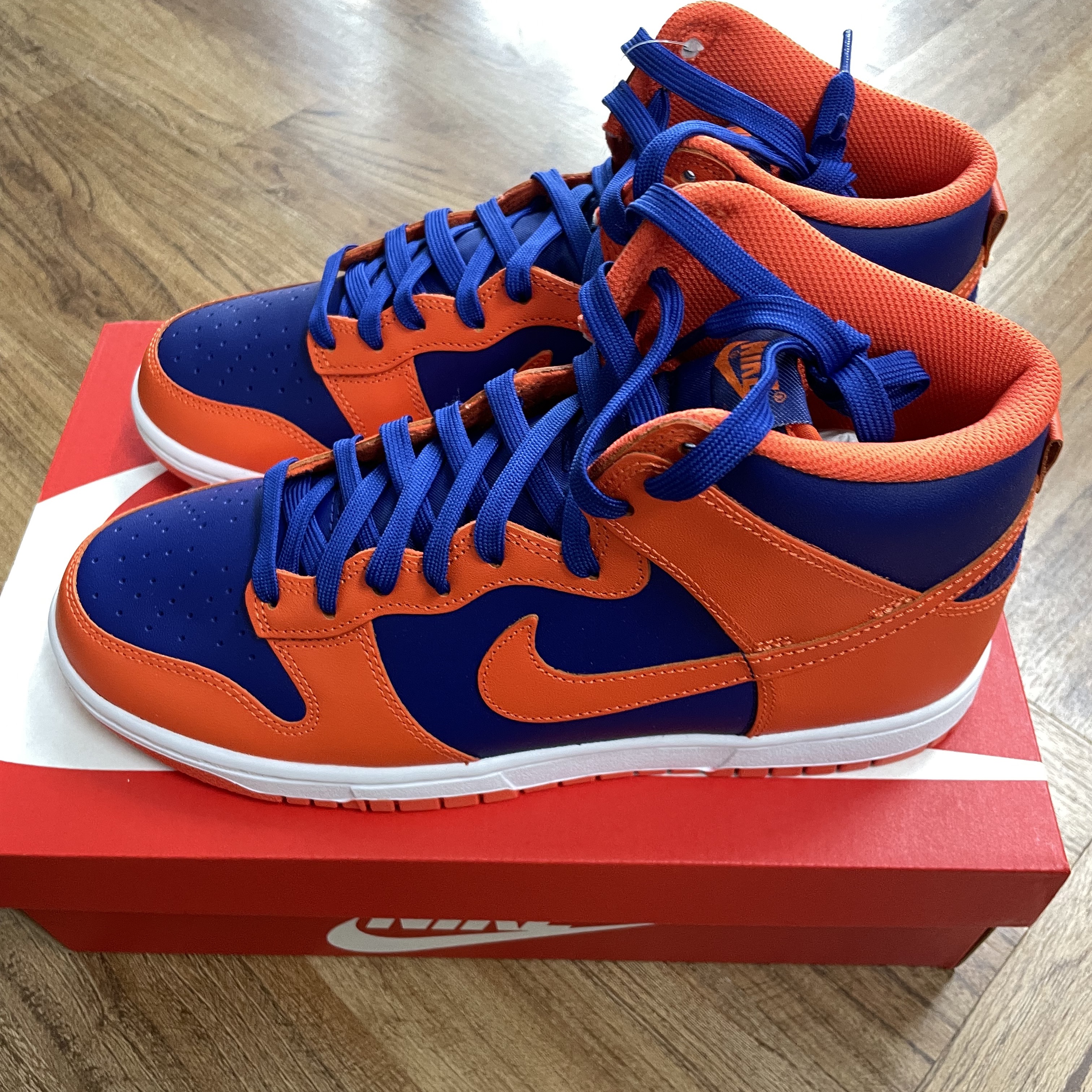 Nike Dunk High Retro Orange and Deep Royal 착용 스타일 - 2