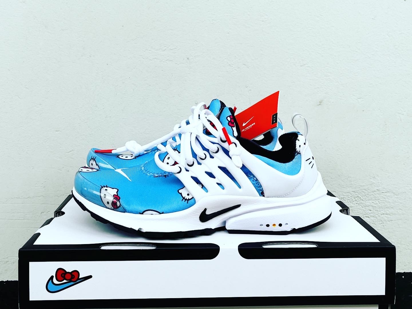 Nike x Hello Kitty Air Presto University Blue 착용 스타일 - 2