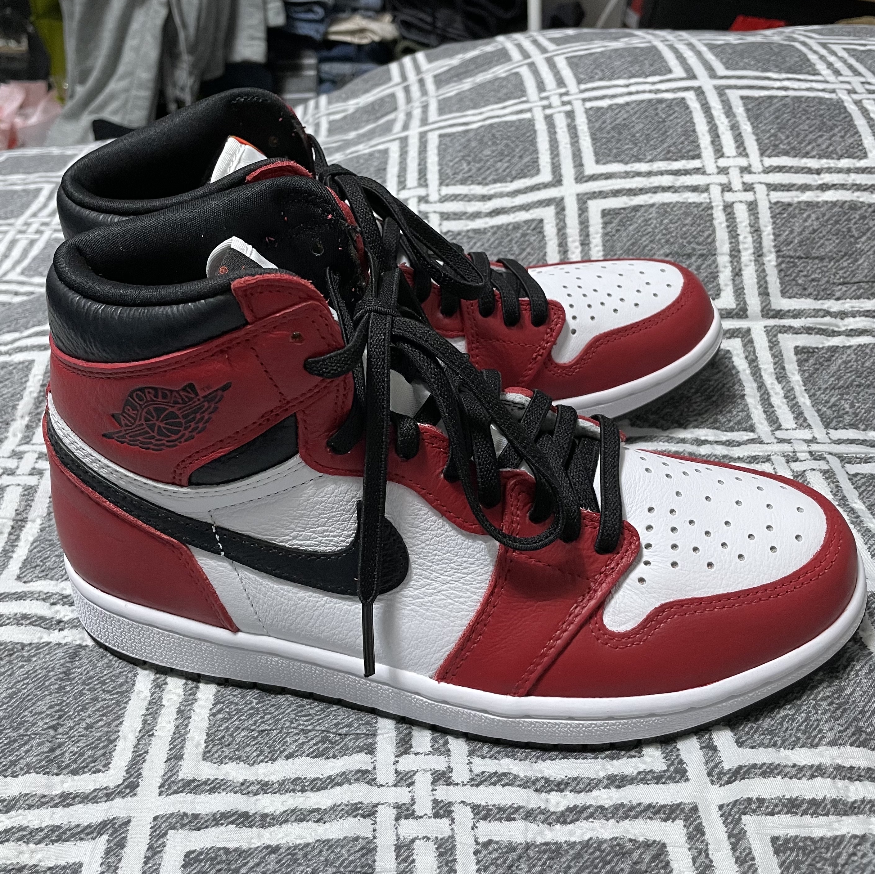Jordan 1 Retro High OG Light Fusion Red 착용 스타일