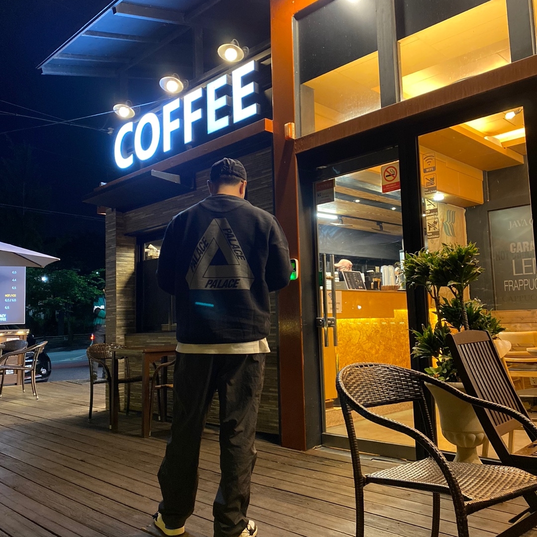 Palace Slub Crew Black - 21FW 착용 스타일