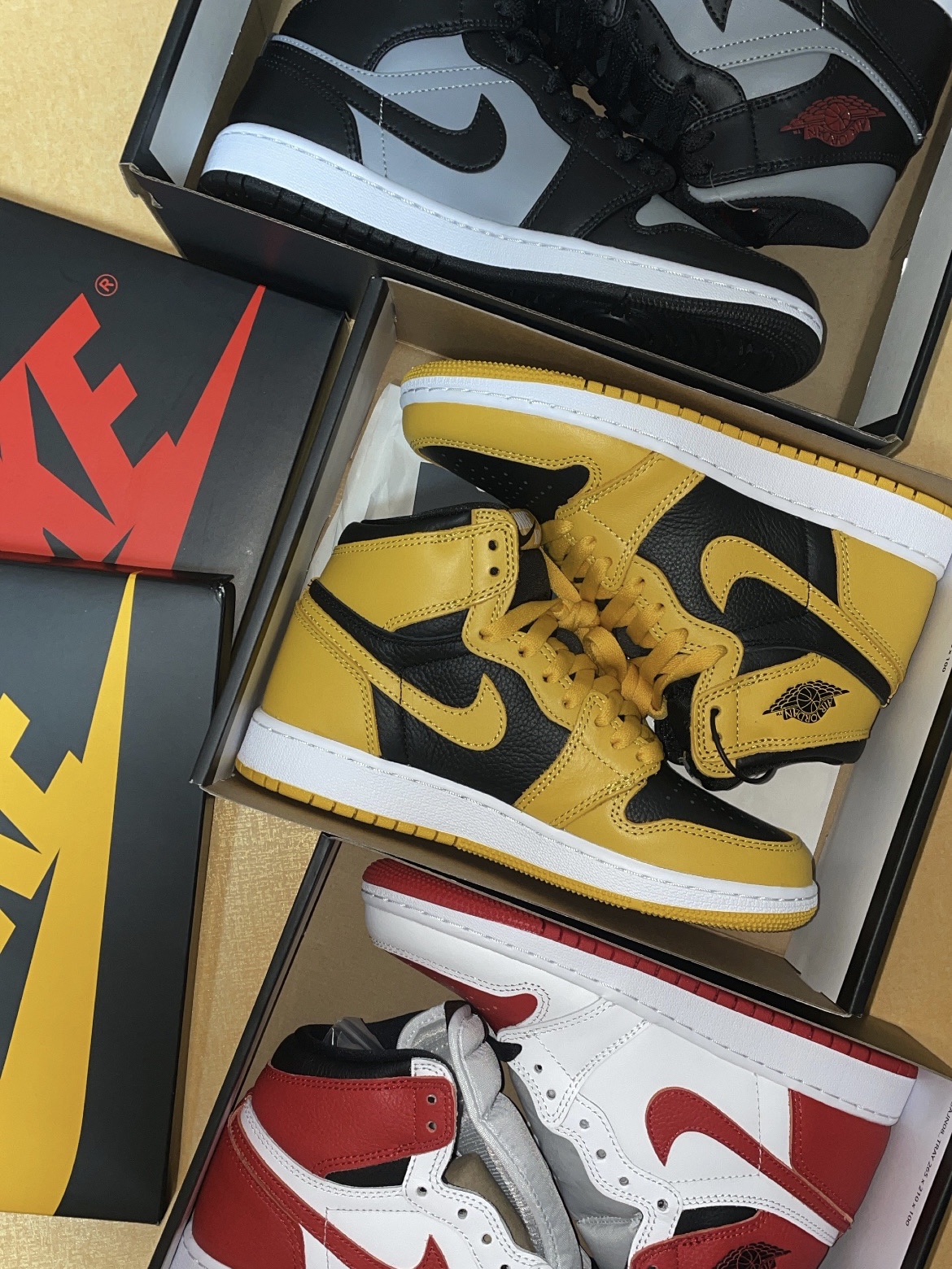 Jordan 1 Mid Shadow, (GS) Jordan 1 Retro High OG Pollen 착용 스타일