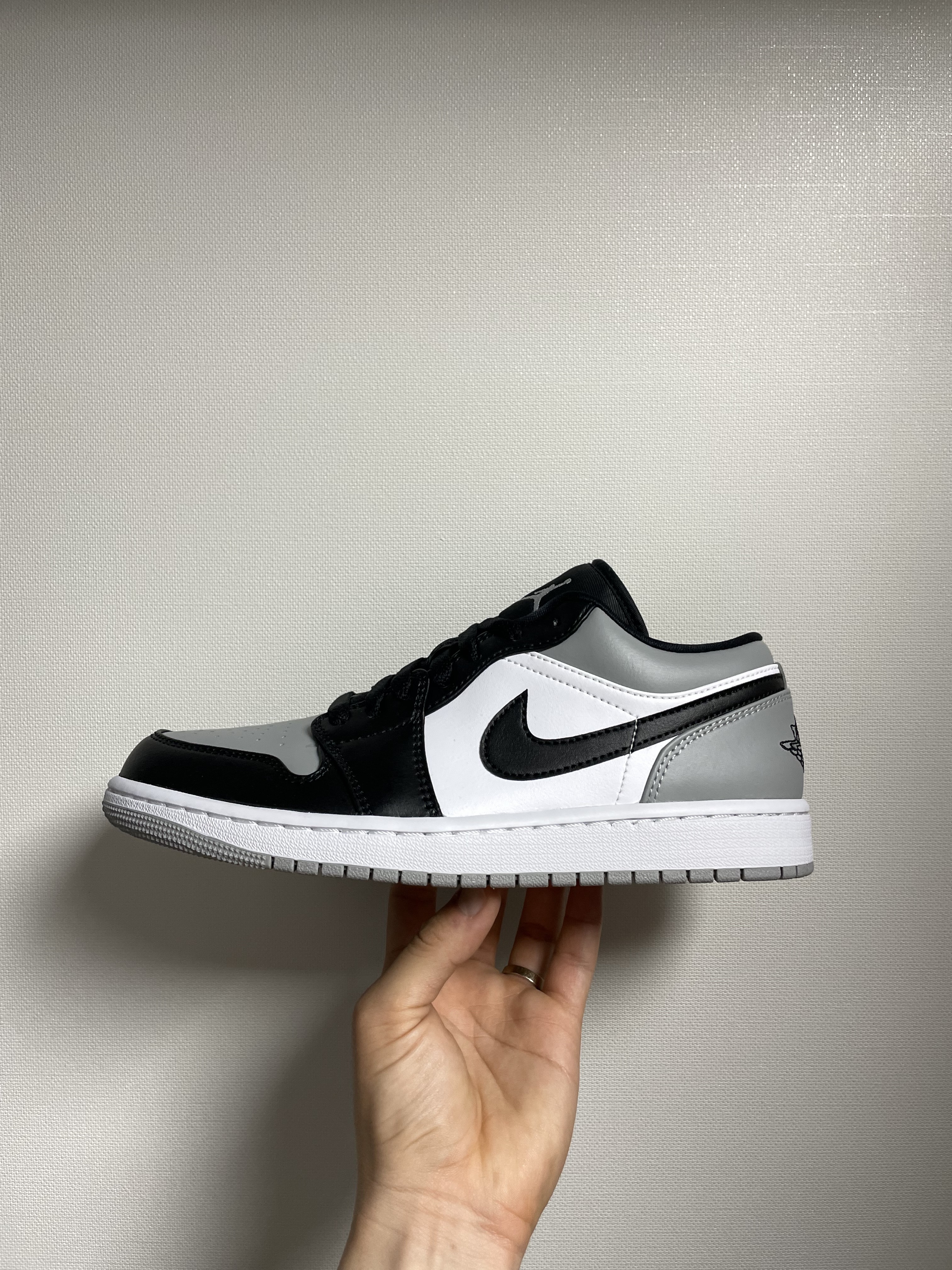 Jordan 1 Low Light Smoke Grey Black 착용 스타일 - 1
