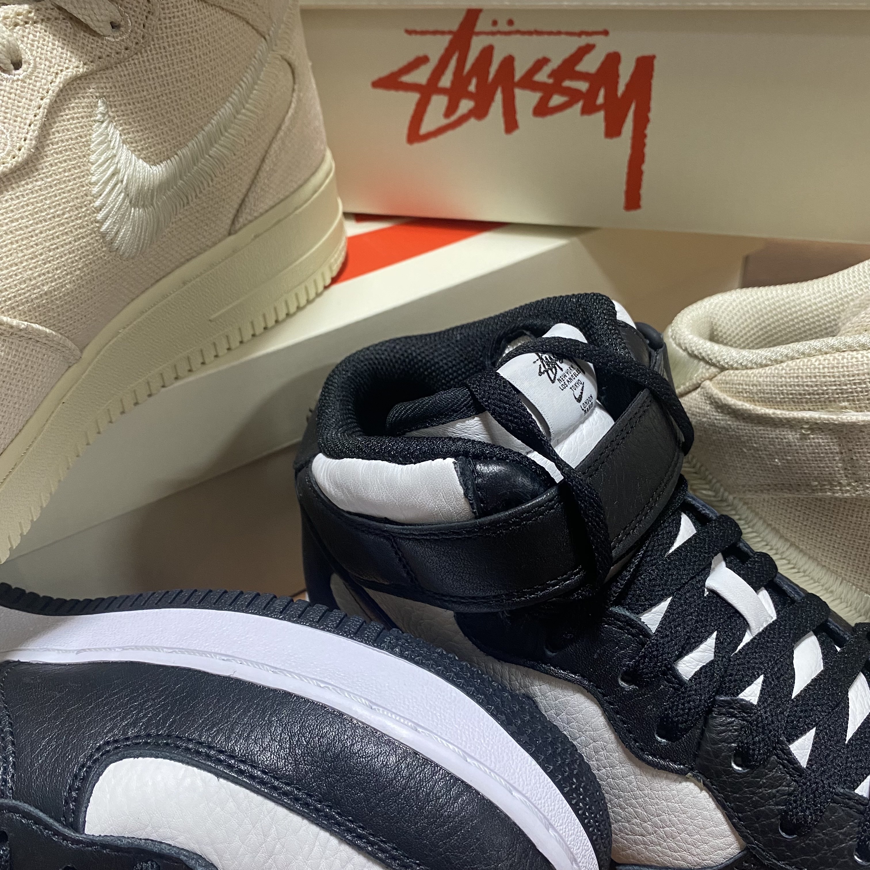 Nike x Stussy Air Force 1 '07 Mid SP Black and Light Bone, Nike x Stussy Air Force 1 '07 Mid SP Fossil 착용 스타일