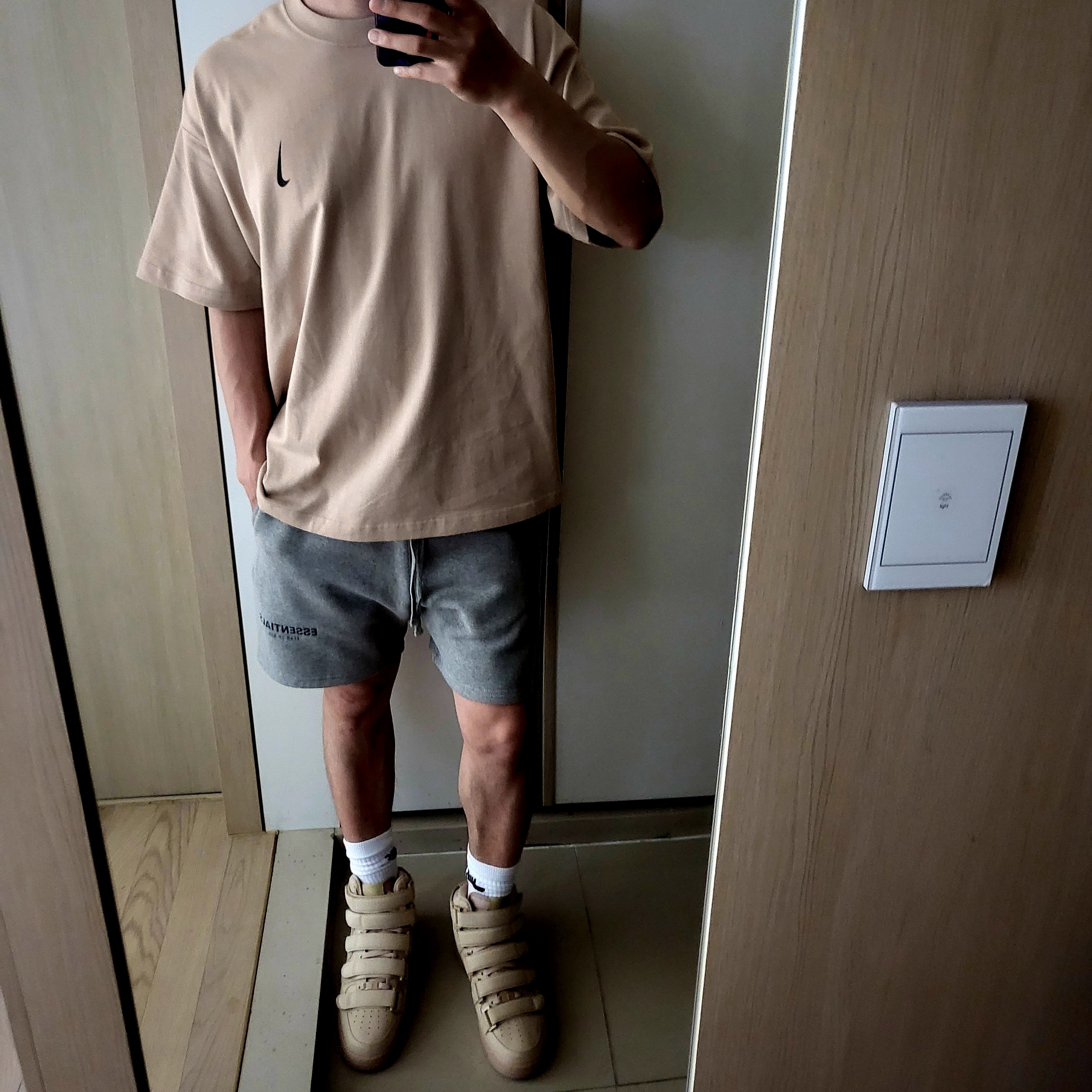 Nike x Billie Eilish Air Force 1 High '07 SP Mushroom, Nike x Billie Eilish NRG T-Shirt Mushroom - Asia 착용 스타일 - 2