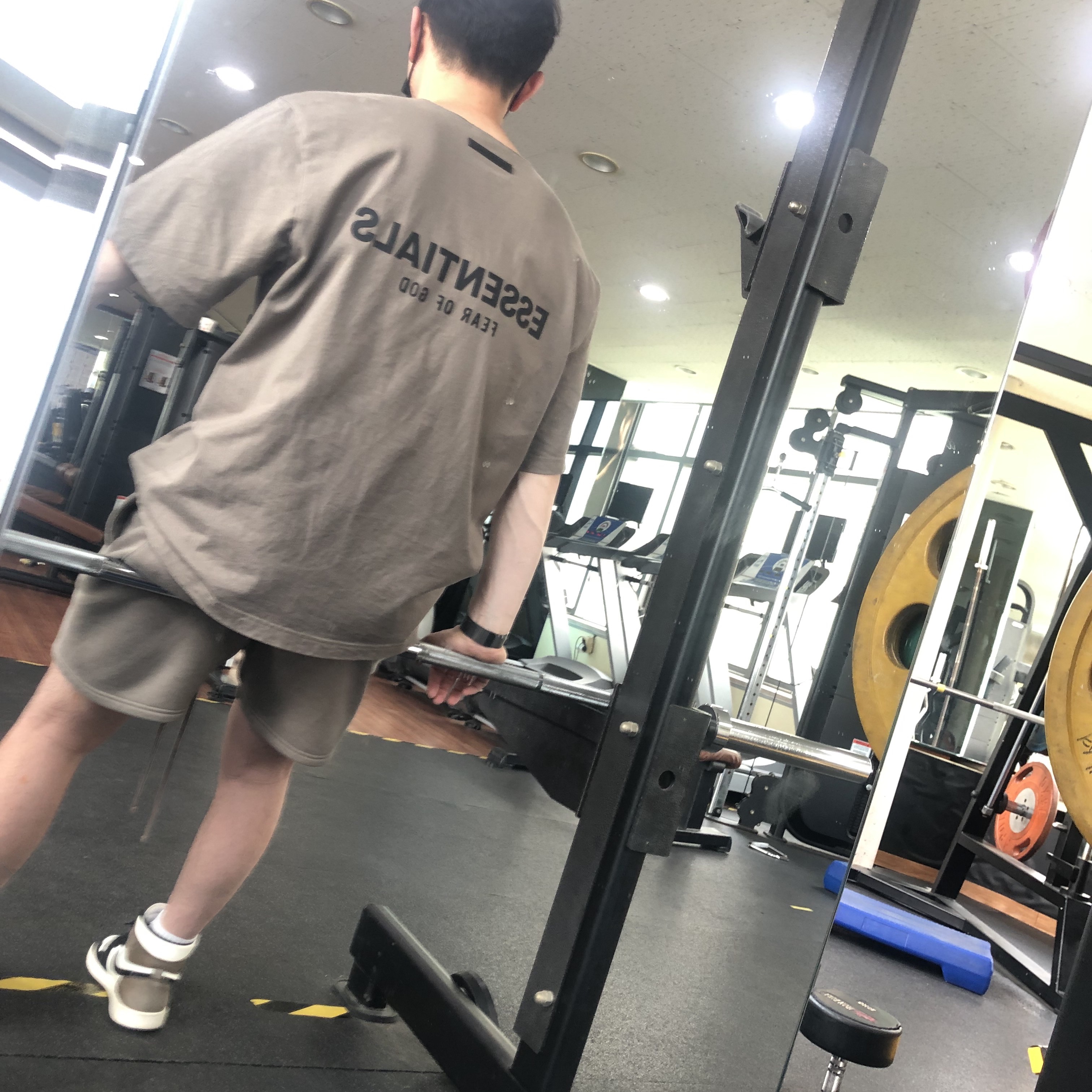 Essentials Short Sleeve Polo Taupe - 21SS, Essentials Fleece Shorts Taupe - 20FW 착용 스타일 - 2