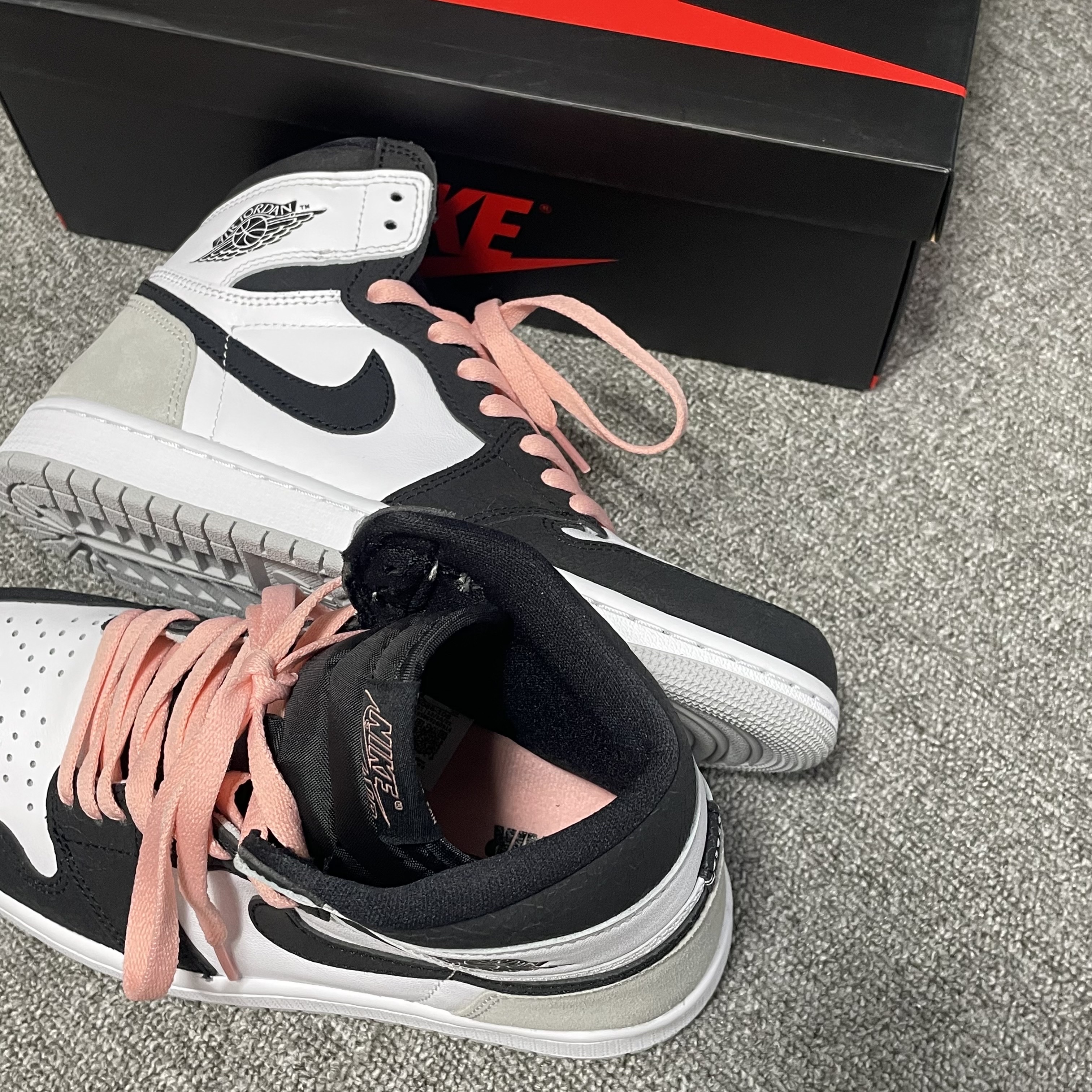 (GS) Jordan 1 Retro High OG Bleached Coral 착용 스타일