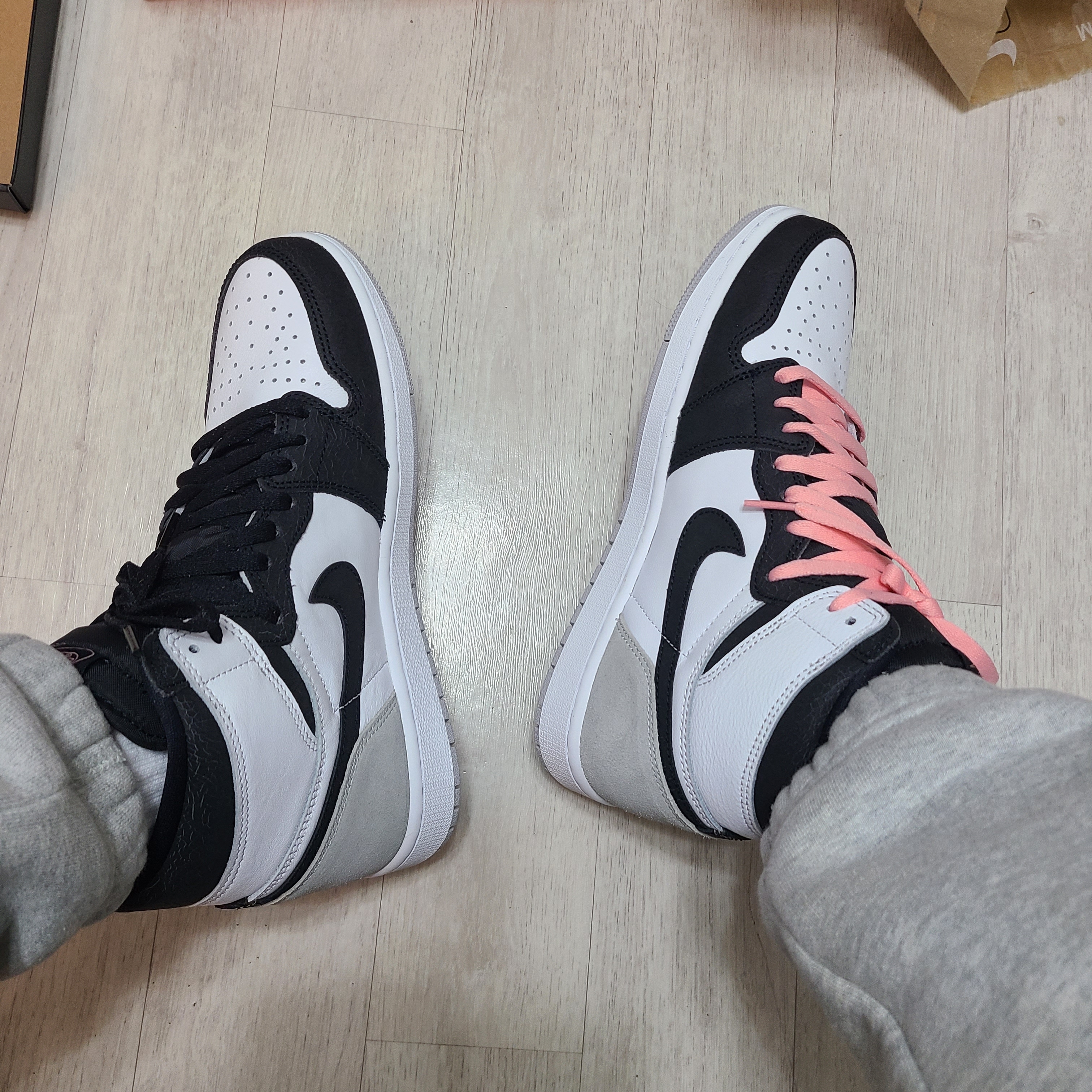 Jordan 1 Retro High OG Bleached Coral 착용 스타일 - 3