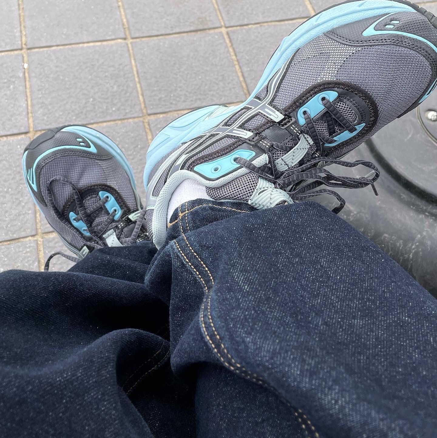 Asics UB2-S Gel-1130 Metropolis Lichen Rock 착용 스타일 - 2