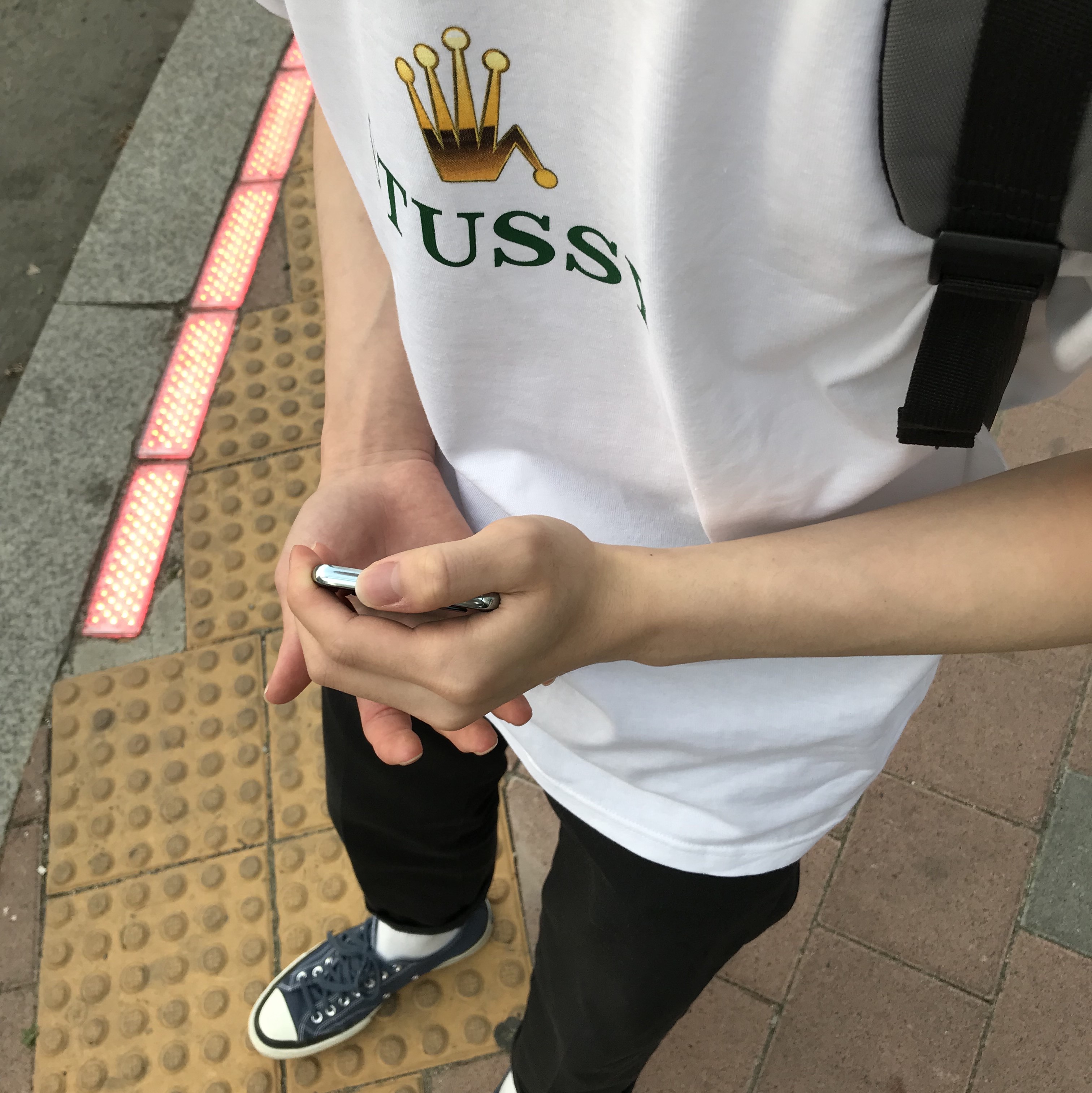 Stussy Crowned T-Shirt White, Converse x Moncler x Fragment Chuck 70 Ox Fraylor III Insignia Blue 착용 스타일