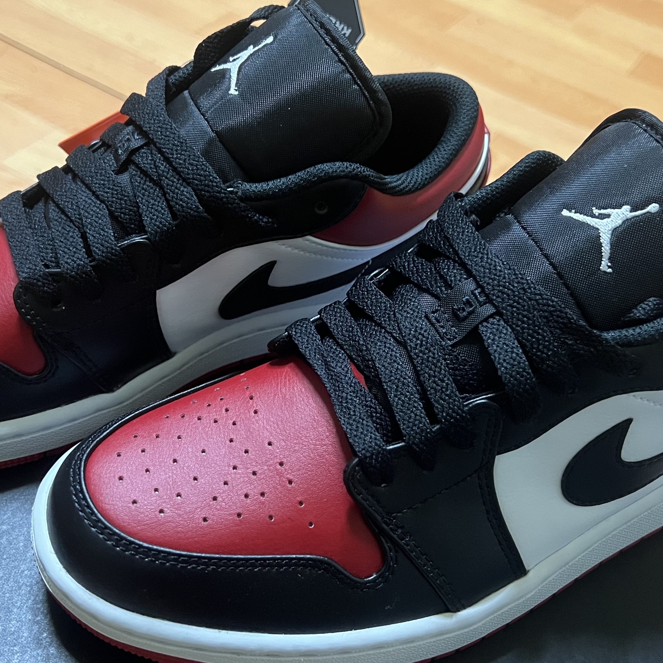 Jordan 1 Low Bred Toe 착용 스타일 - 2
