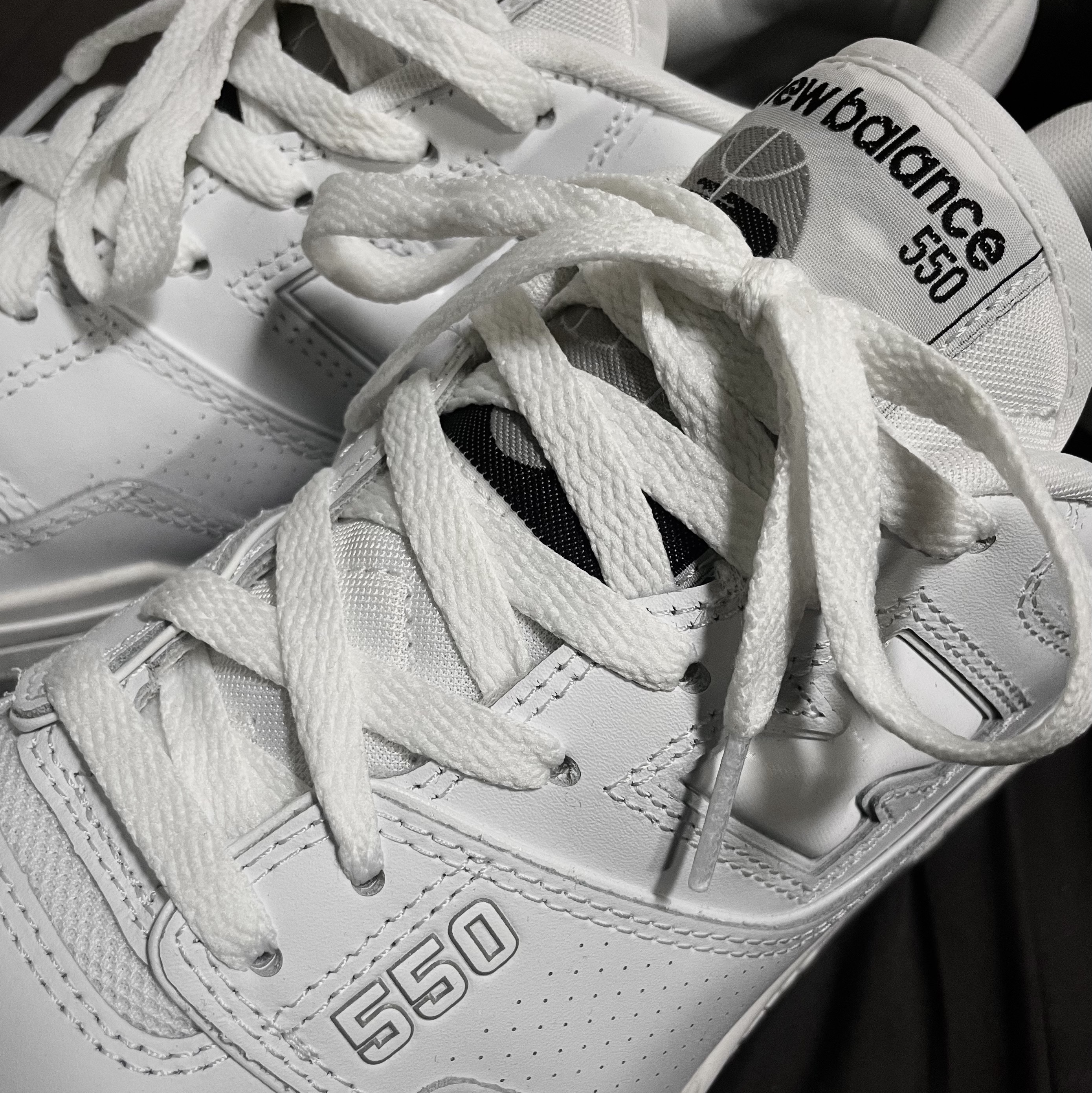 New Balance 550 White - 2E Wide 착용 스타일 - 2