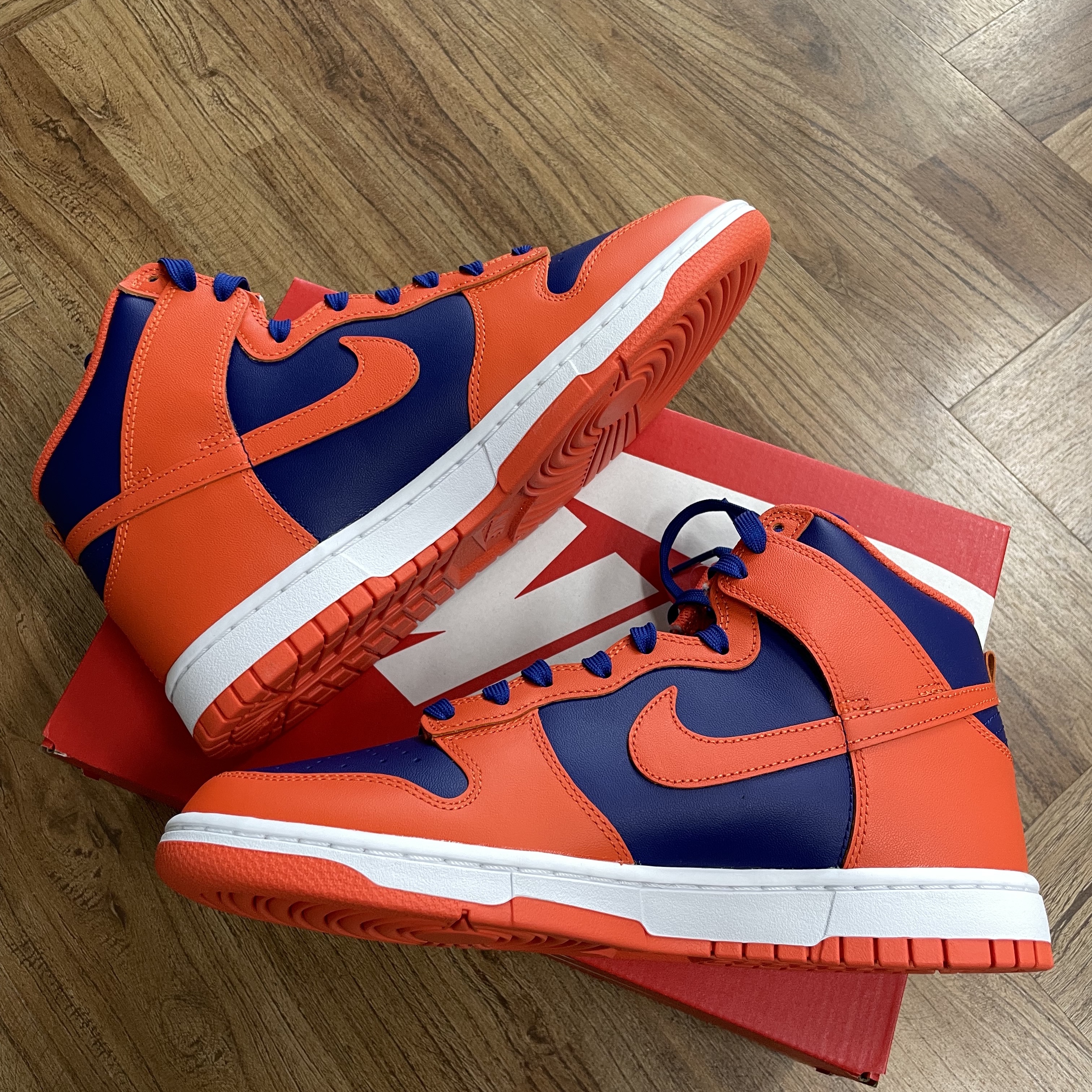 Nike Dunk High Retro Orange and Deep Royal 착용 스타일 - 1
