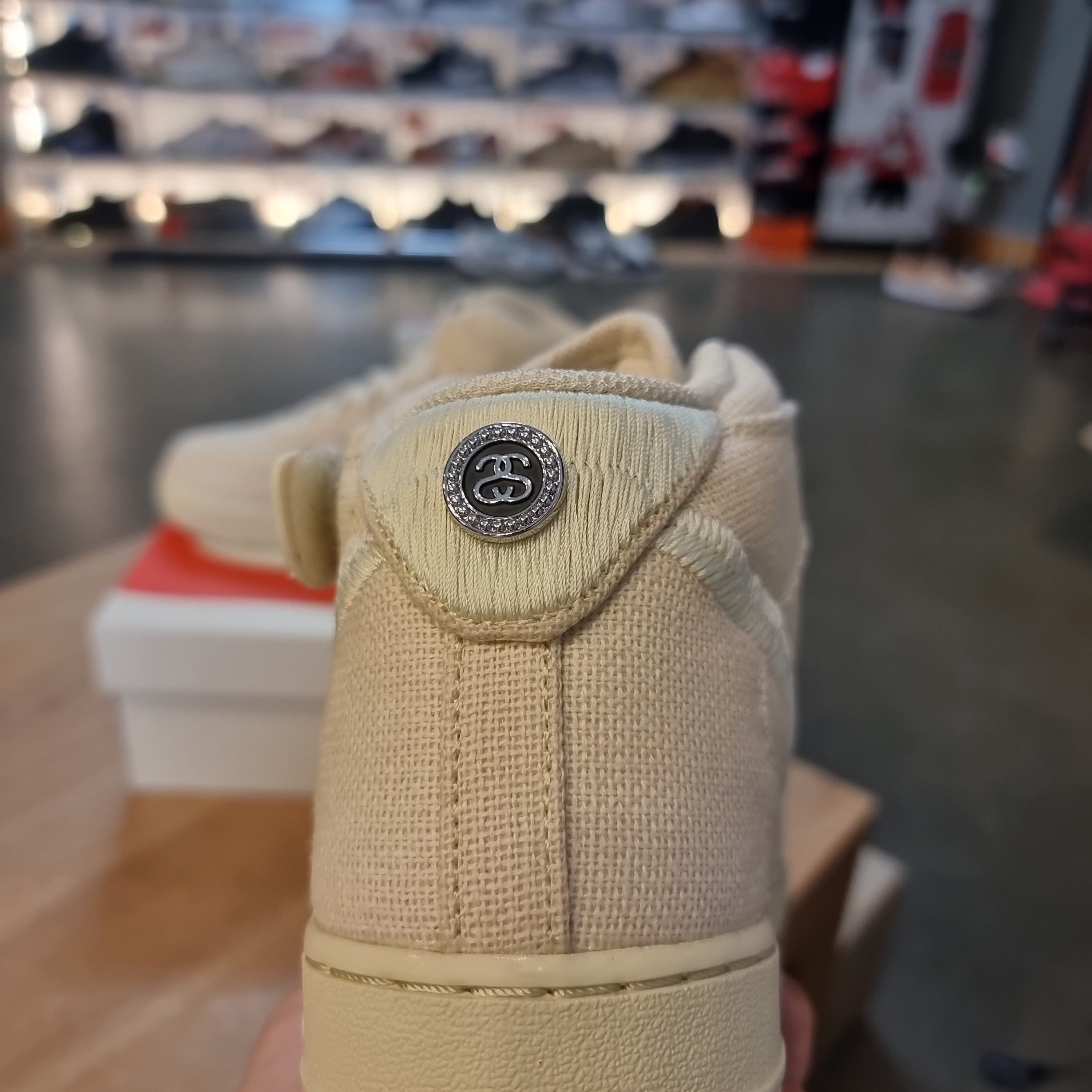 Nike x Stussy Air Force 1 '07 Mid SP Fossil 착용 스타일 - 4
