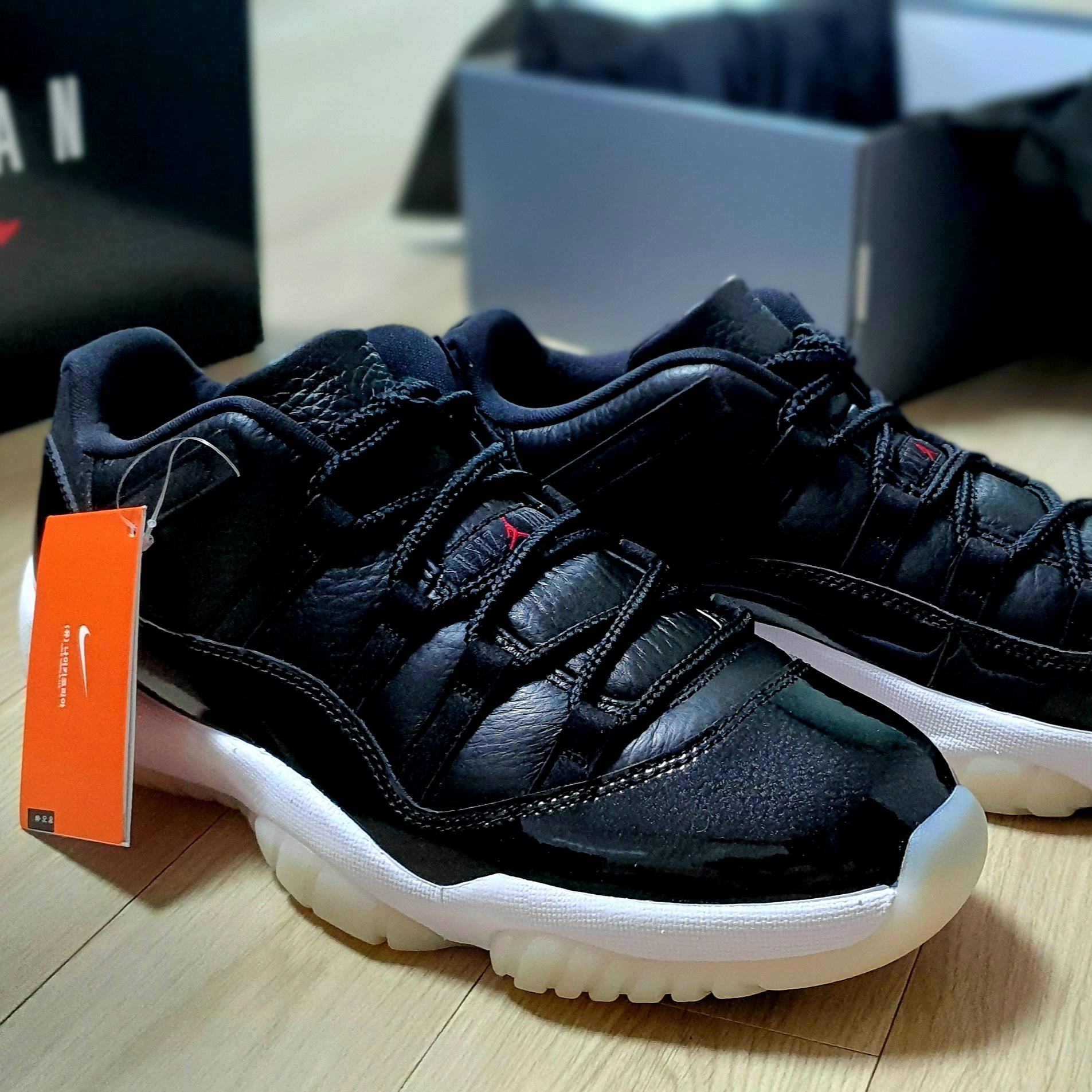 Jordan 11 Retro Low 72-10 착용 스타일