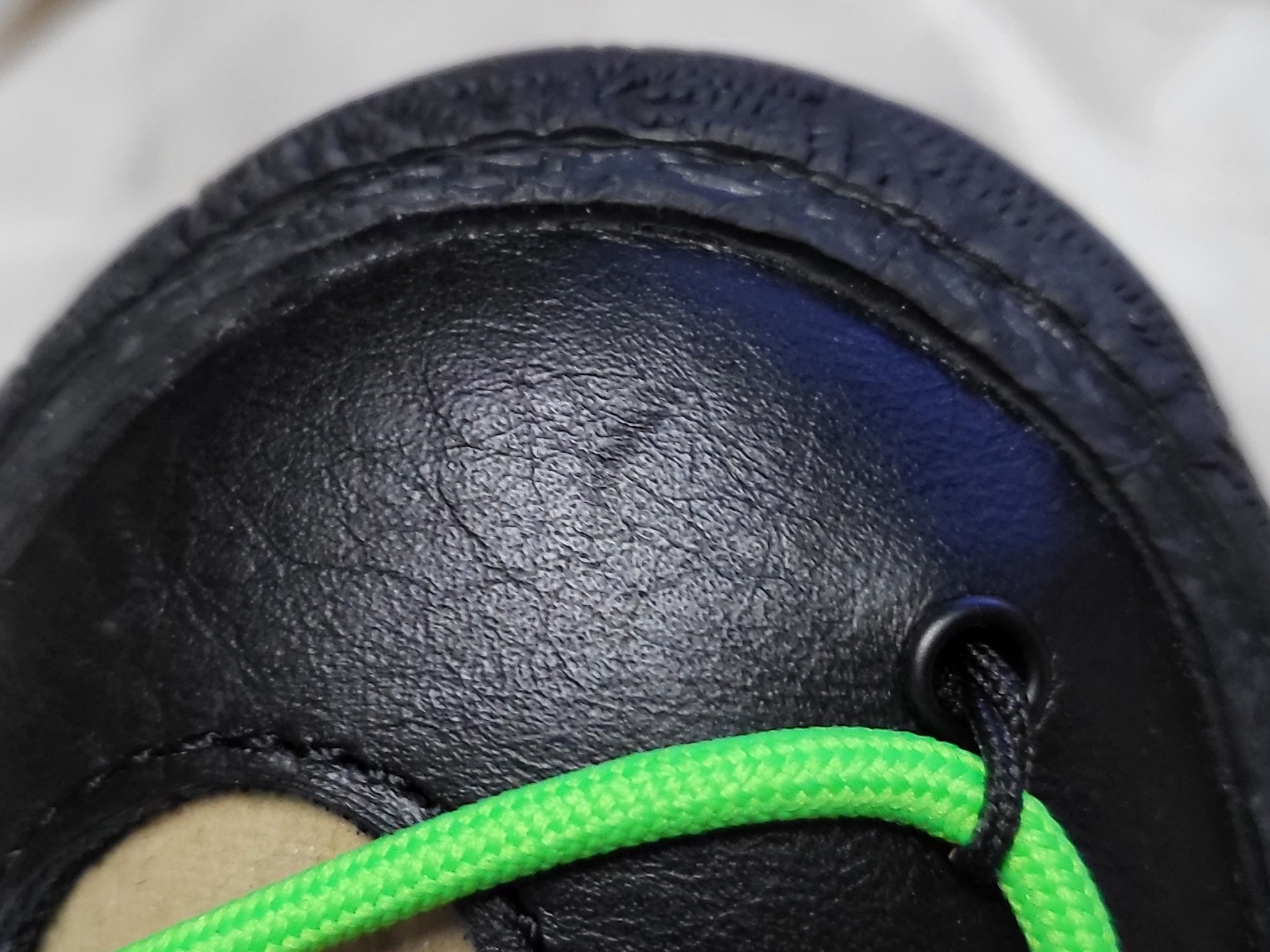 Nike x Off-White Blazer Low '77 Black and Electro Green 착용 스타일 - 3