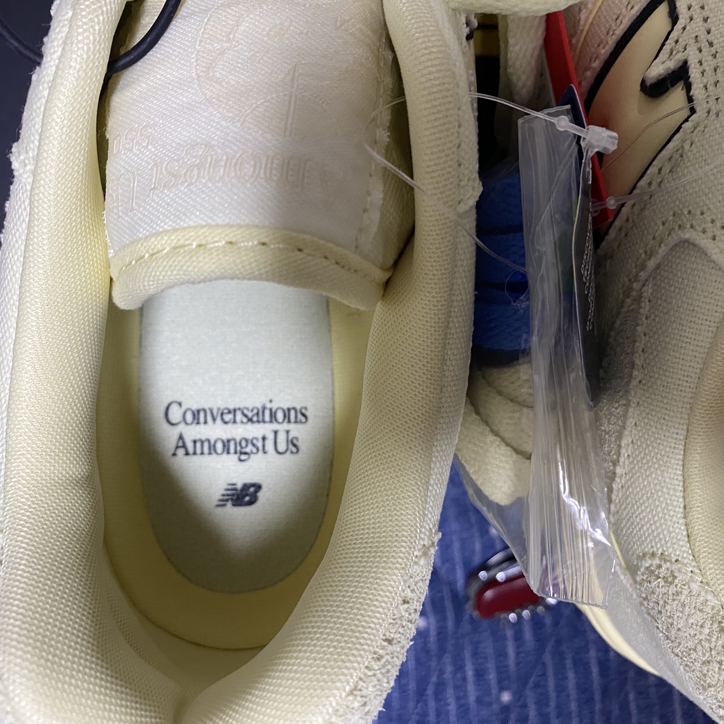 New Balance x Joe Freshgoods 550 Conversations Amongst Us Beige - 2E Wide 착용 스타일 - 1