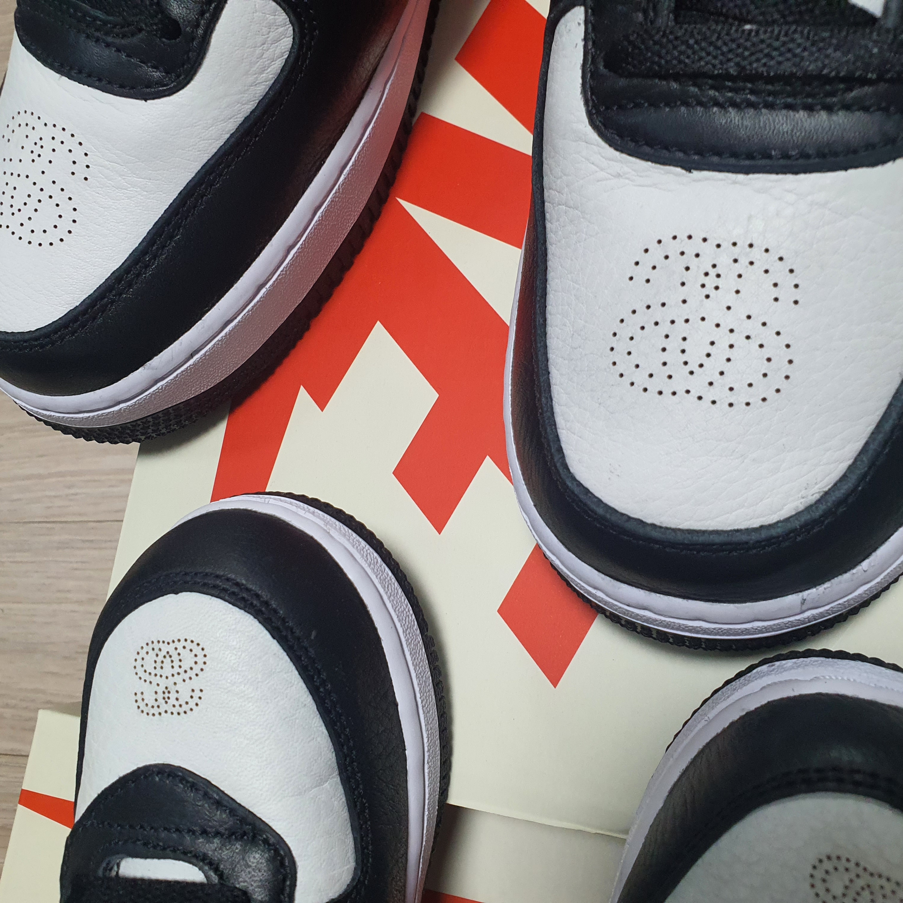 Nike x Stussy Air Force 1 '07 Mid SP Black and Light Bone, (TD) Nike x Stussy Air Force 1 '07 Mid SP Black and Light Bone 착용 스타일 - 1