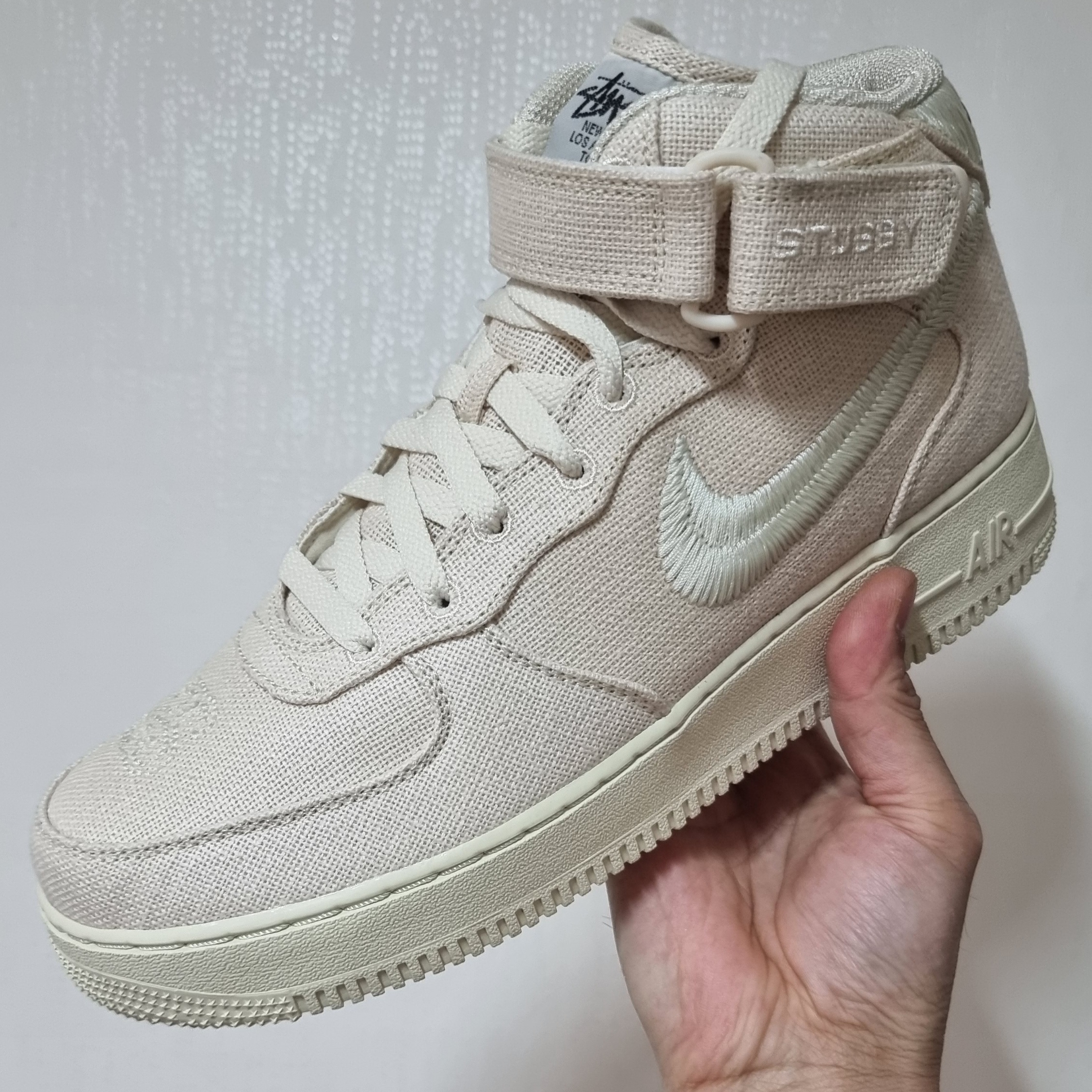Nike x Stussy Air Force 1 '07 Mid SP Fossil 착용 스타일 - 1