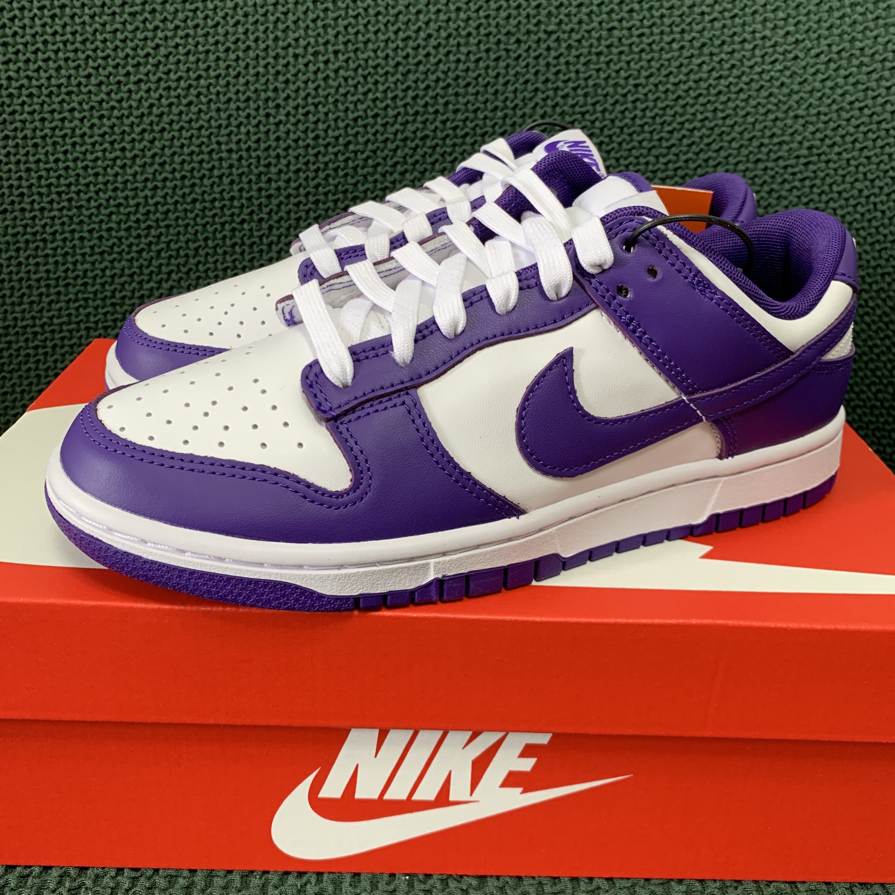 Nike Dunk Low Retro Championship Court Purple 착용 스타일 - 2