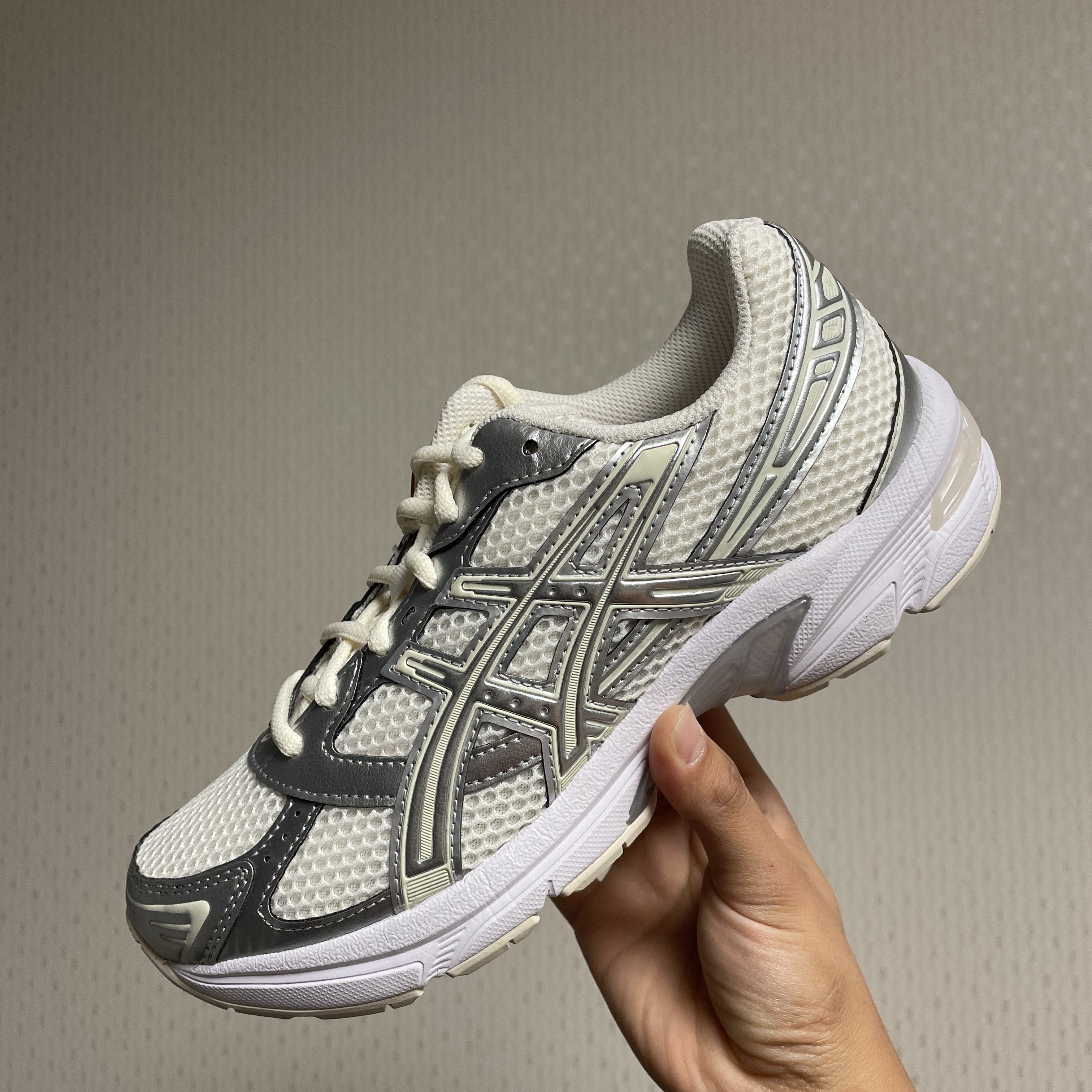 (W) Asics Gel-1130 Cream Pure Silver 착용 스타일
