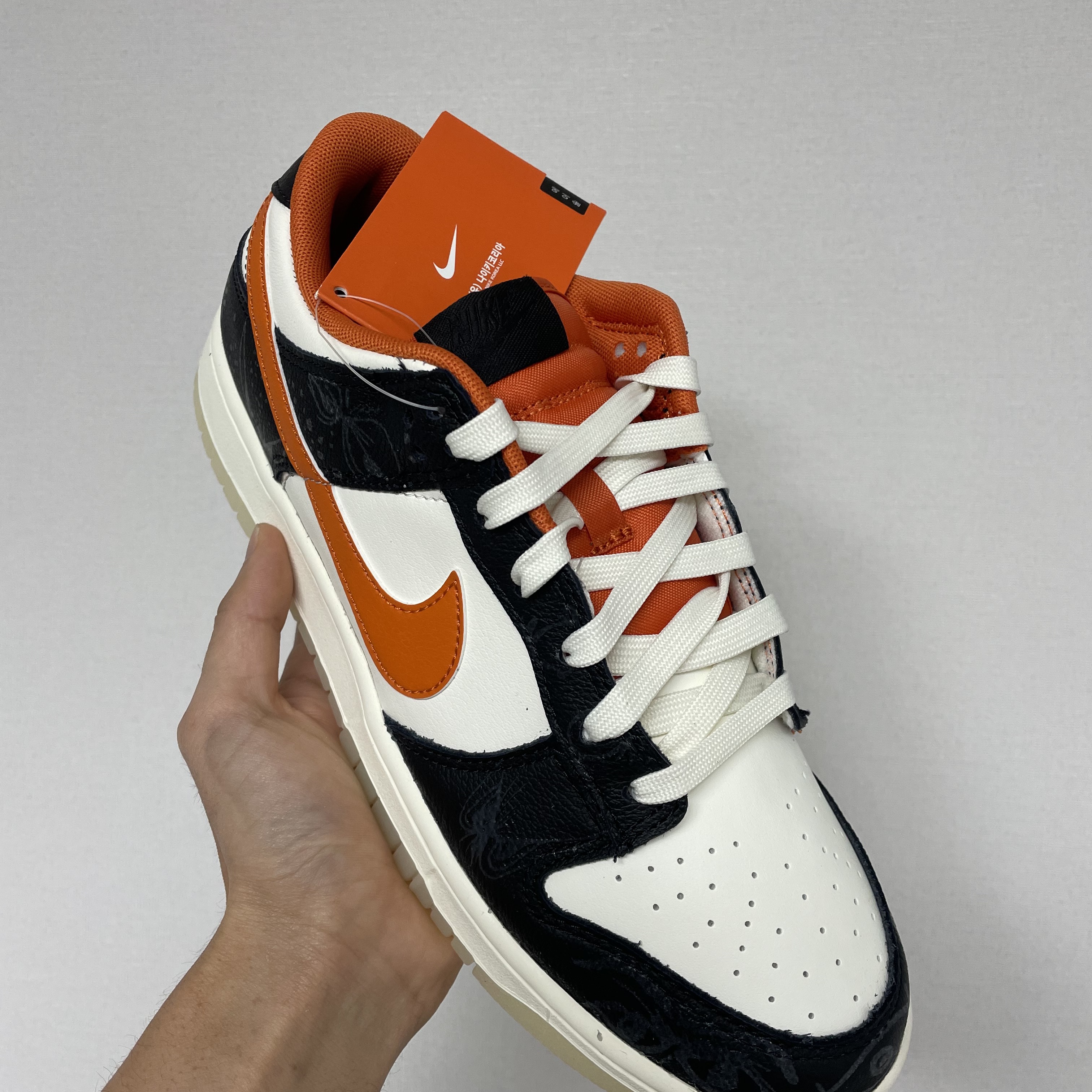Nike Dunk Low Retro PRM Halloween 착용 스타일