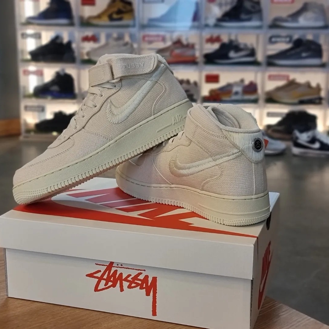 Nike x Stussy Air Force 1 '07 Mid SP Fossil 착용 스타일 - 2