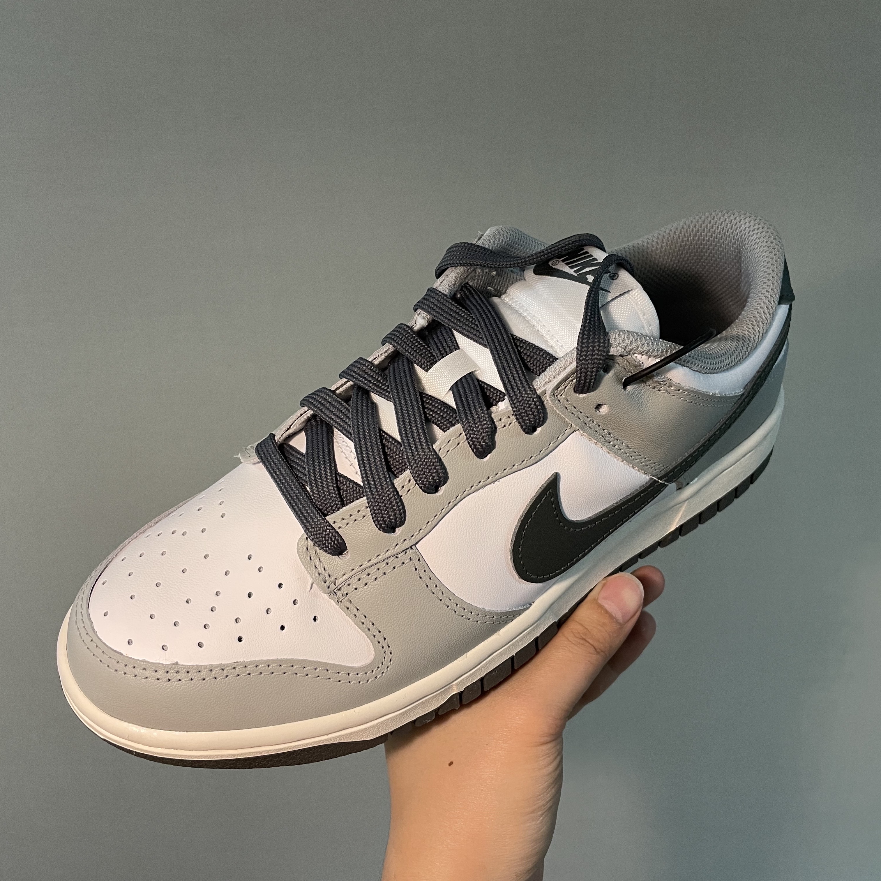 (W) Nike Dunk Low Light Smoke Grey 착용 스타일 - 2