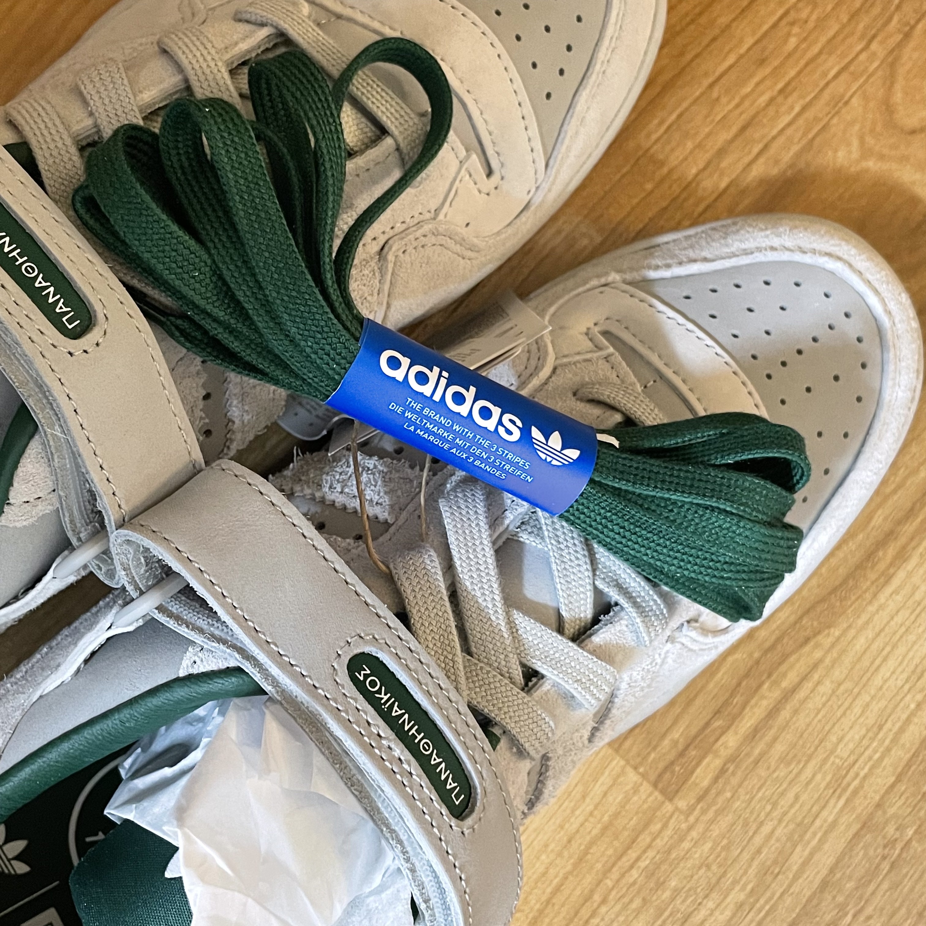 Adidas x BSTN Forum 84 Low Panathinaikos 착용 스타일 - 5