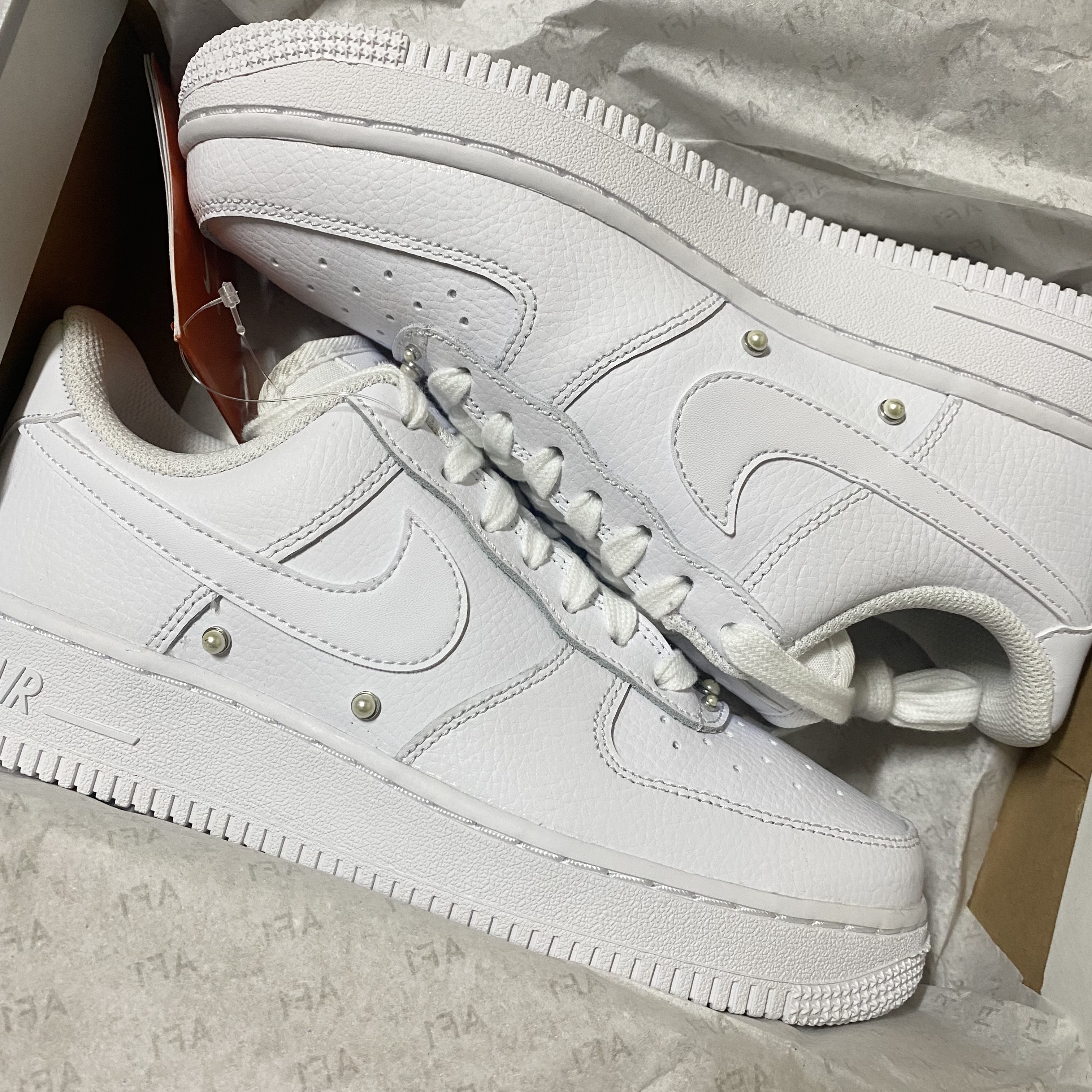 (W) Nike Air Force 1 '07 SE White Pearl 착용 스타일