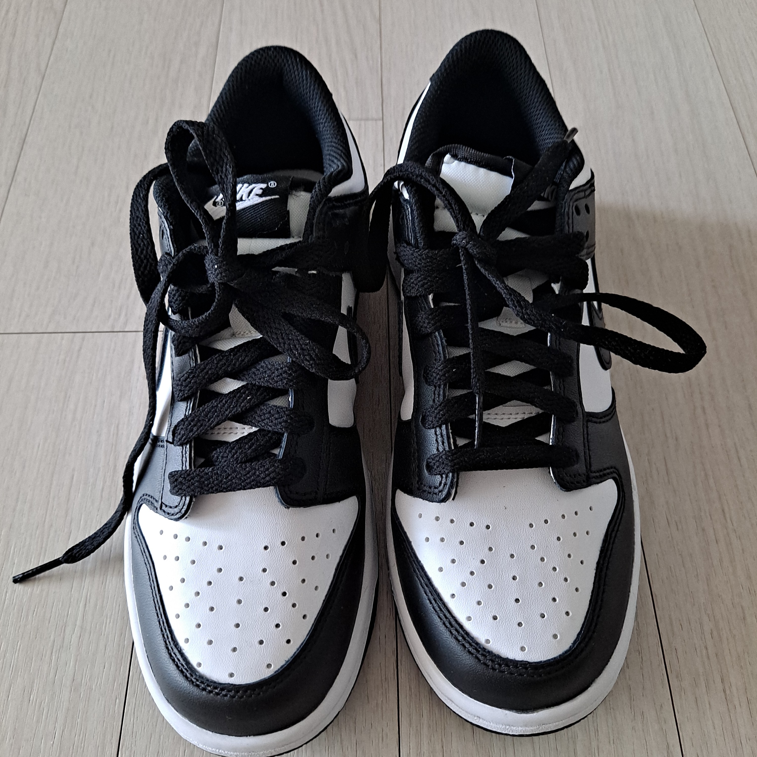 (W) Nike Dunk Low Black 착용 스타일 - 4