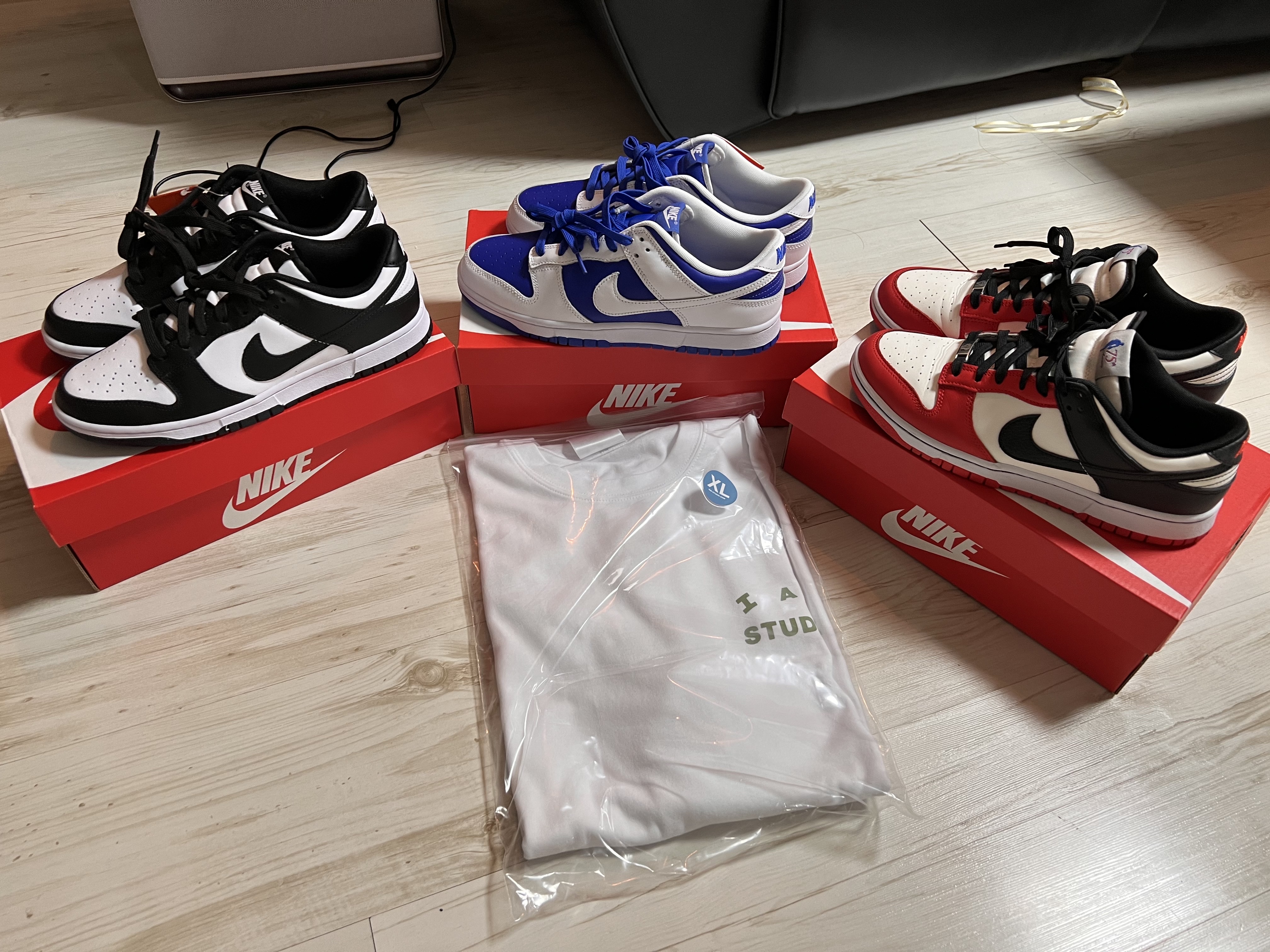 Nike Dunk Low Retro Black, Nike Dunk Low Retro Racer Blue and White 착용 스타일