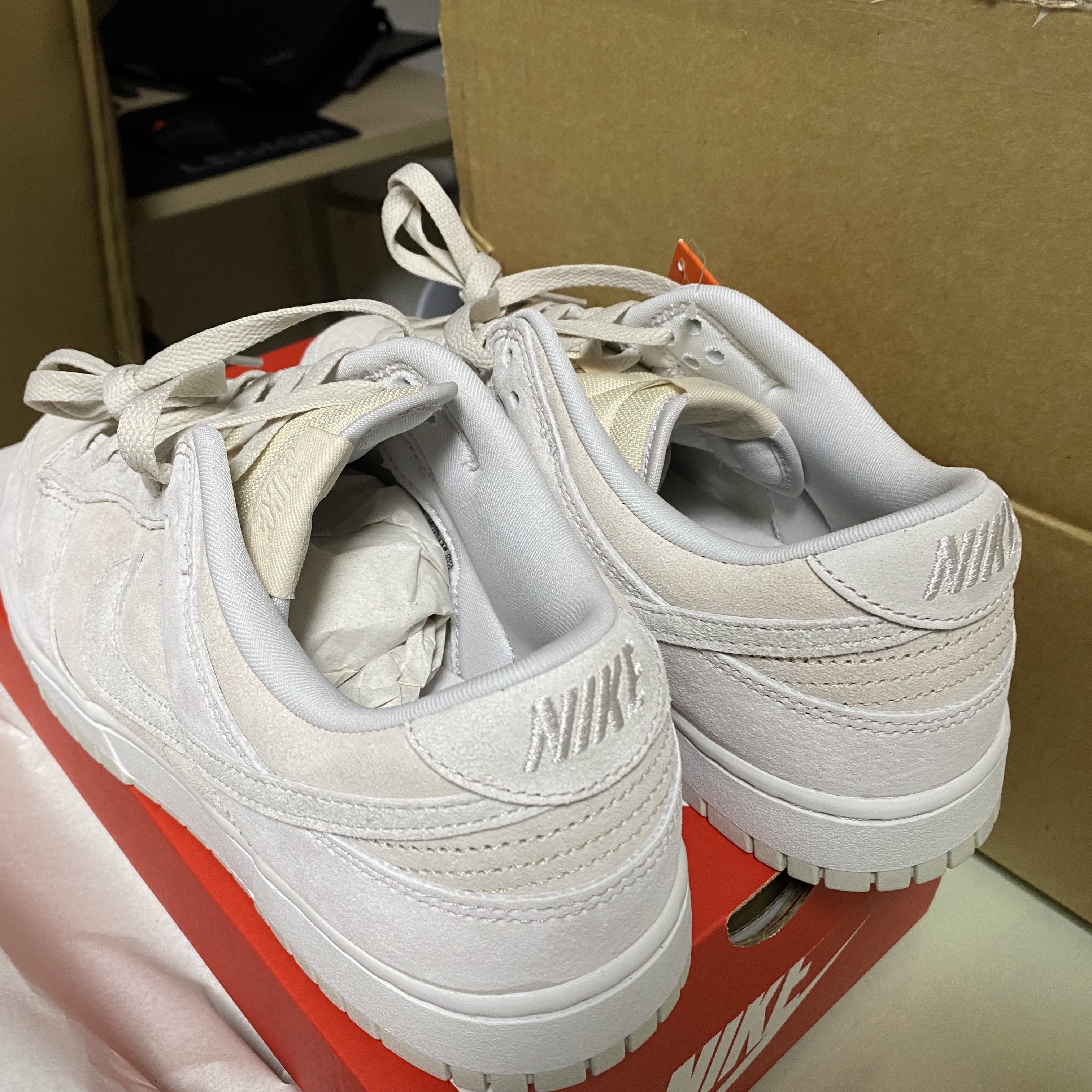 Nike Dunk Low Retro PRM Vast Grey 착용 스타일 - 3
