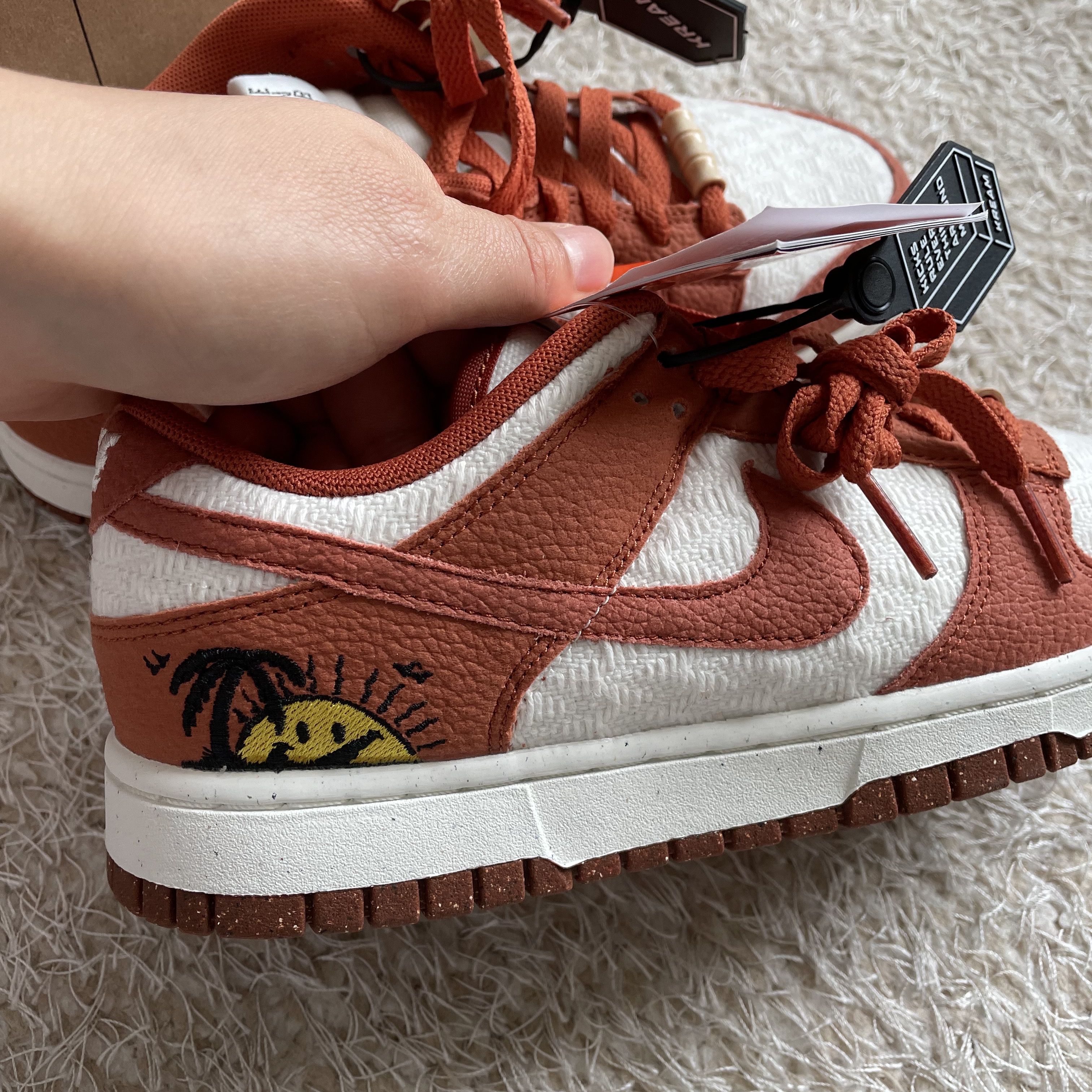 (W) Nike Dunk Low SE Sun Club Burnt Sunrise 착용 스타일 - 1