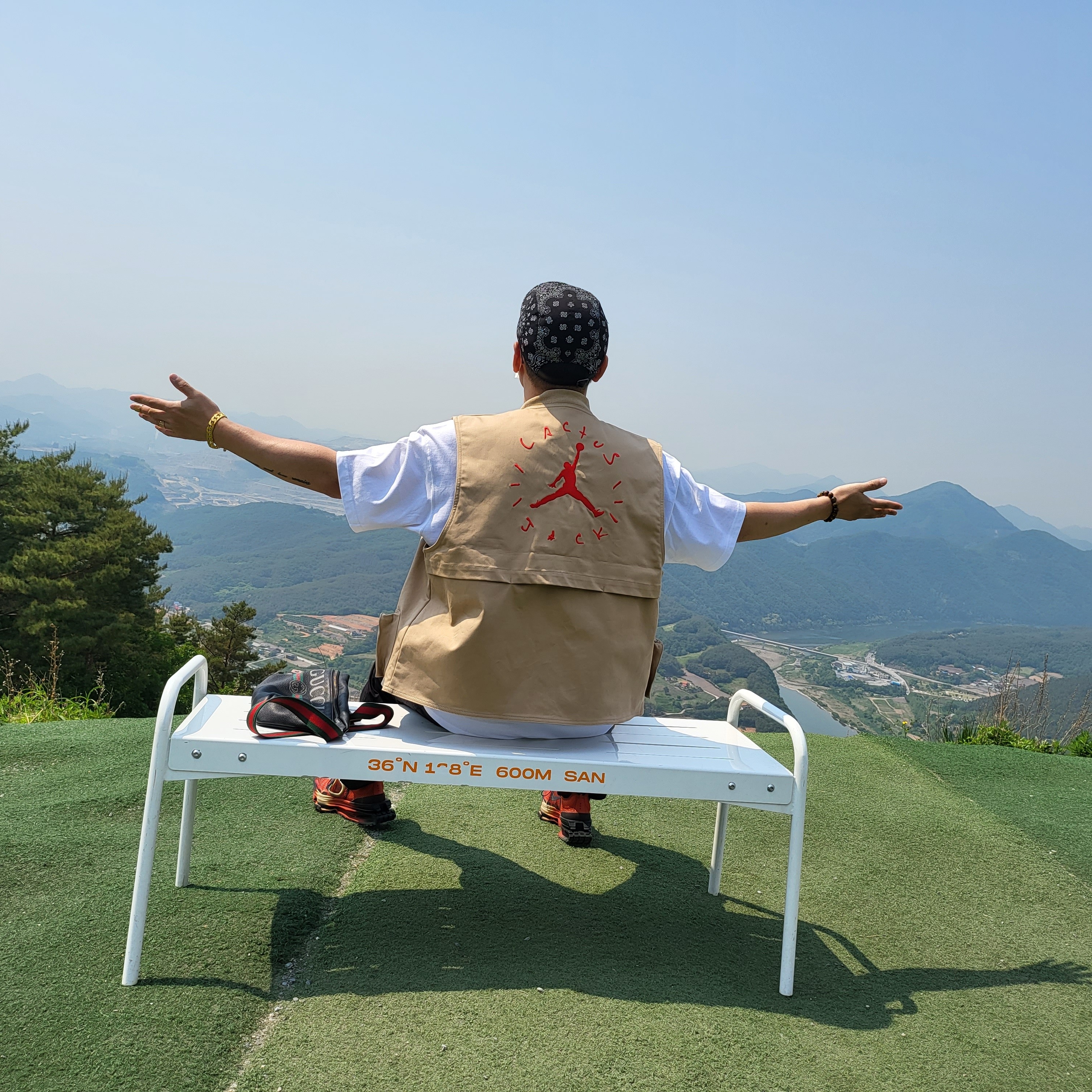 Nike x Matthew M Williams Zoom 004 Rust Factor, Nike x Stussy International Beach Crew T-Shirt White - US/EU 착용 스타일 - 2
