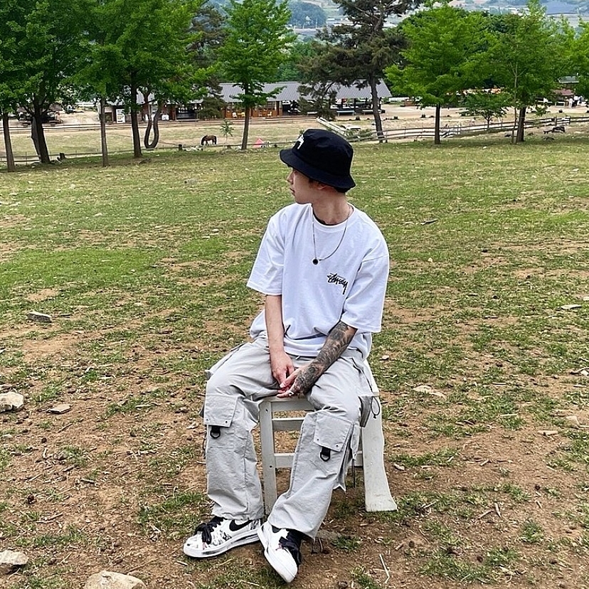 Stussy Fuzzy Dice T-Shirt White, Nike x Peaceminusone Air Force 1 Low Para-Noise 2.0 착용 스타일 - 2