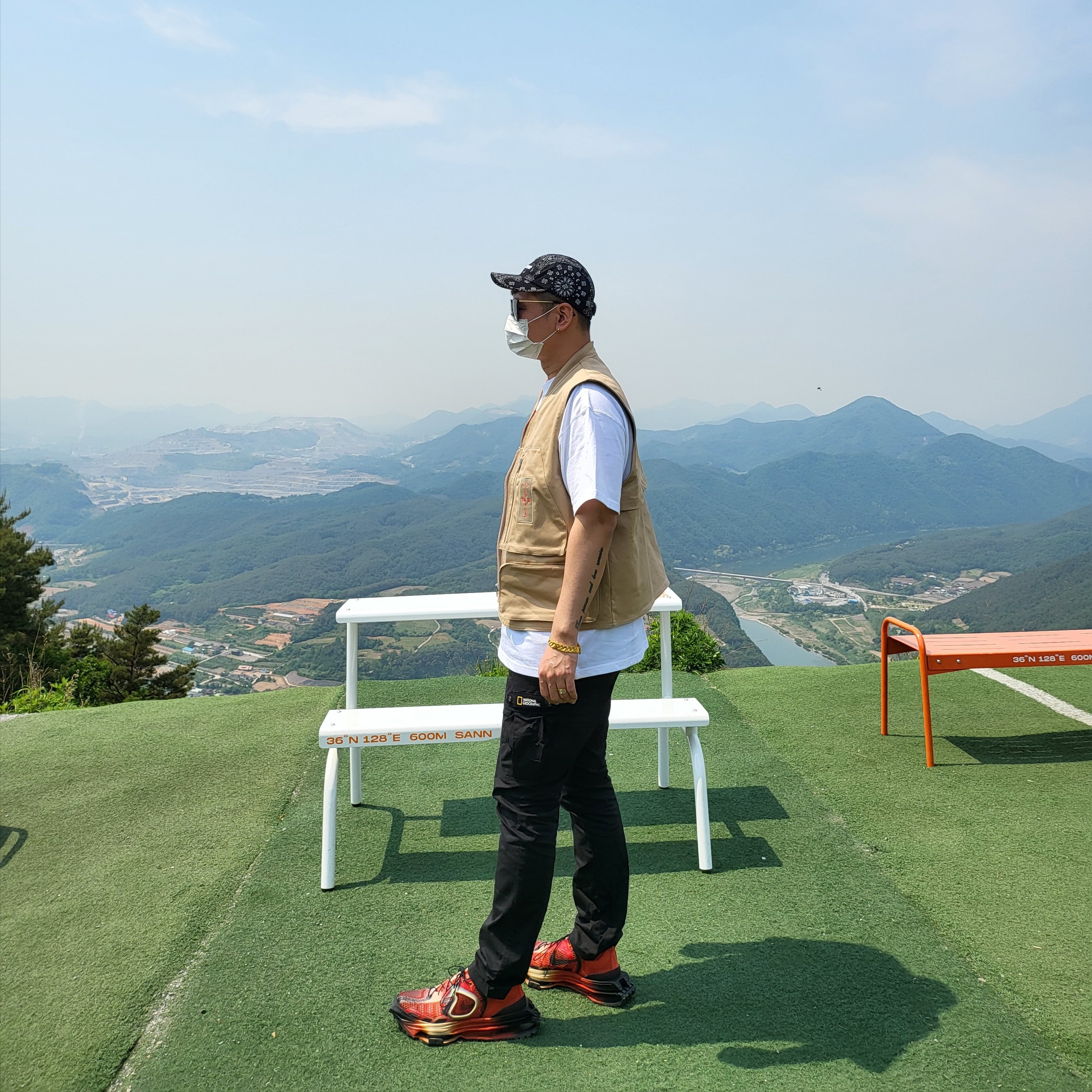Nike x Matthew M Williams Zoom 004 Rust Factor, Nike x Stussy International Beach Crew T-Shirt White - US/EU 착용 스타일 - 4