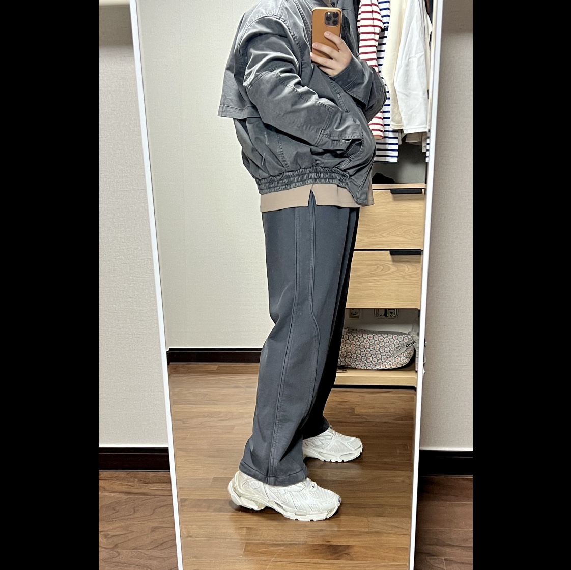 Balenciaga Runner Sneakers White 착용 스타일