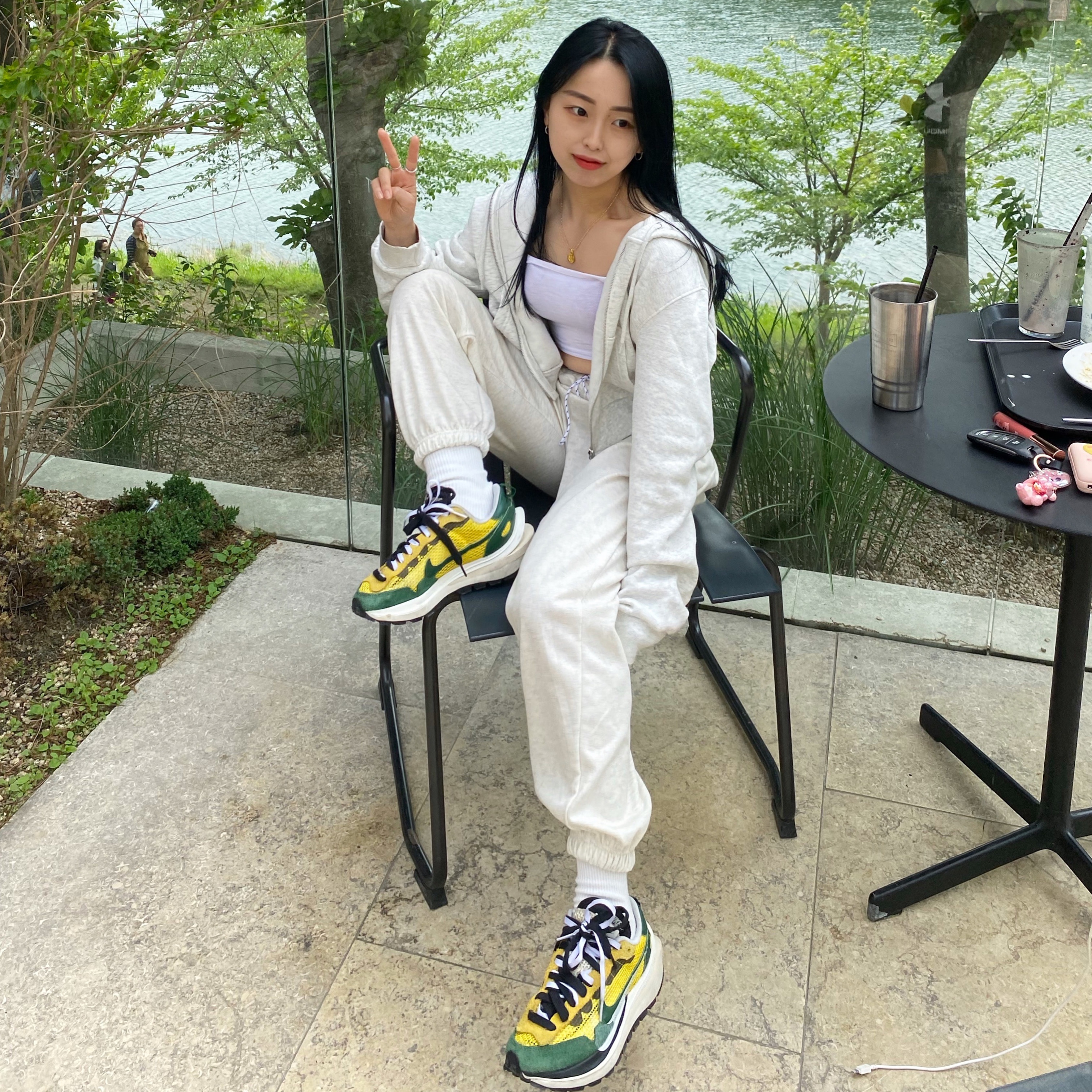 Nike x Sacai VaporWaffle Tour Yellow & Gorge Green Sail 착용 스타일